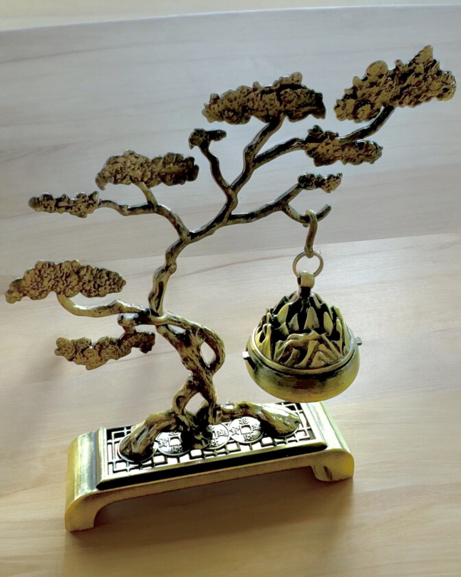 Elegant metallholder for bonsai-røkelse - mulighet for personlig gravering som gave