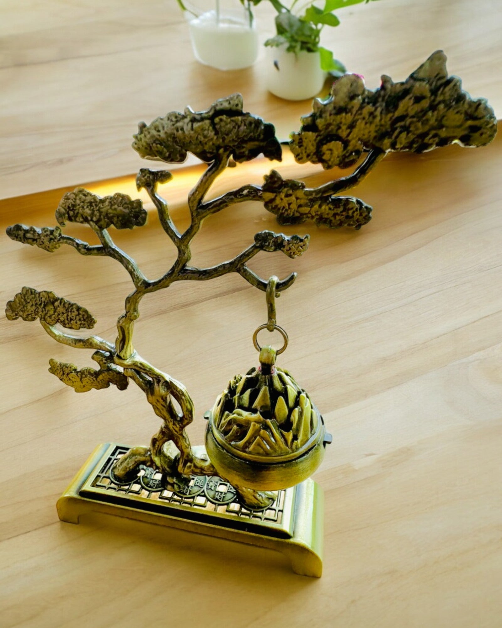 Elegant metallholder for bonsai-røkelse - mulighet for personlig gravering som gave