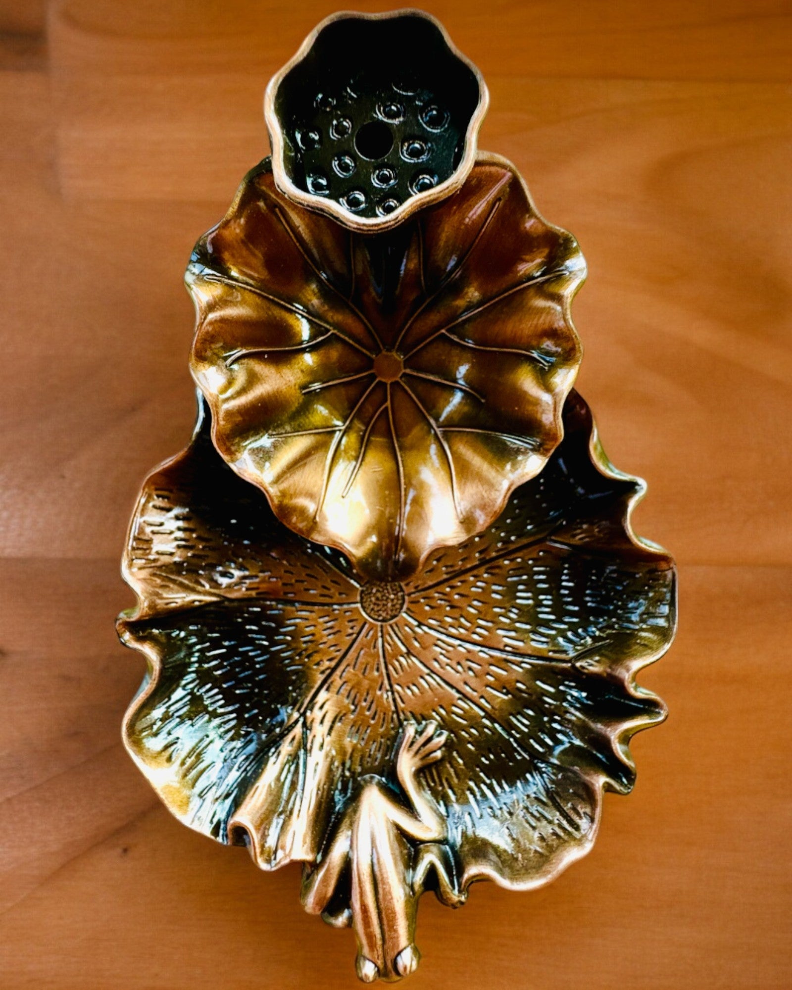 Elegant metallholder for røkelse Lotusblad - 4 varianter å velge mellom, mulighet for personlig gravering som gave