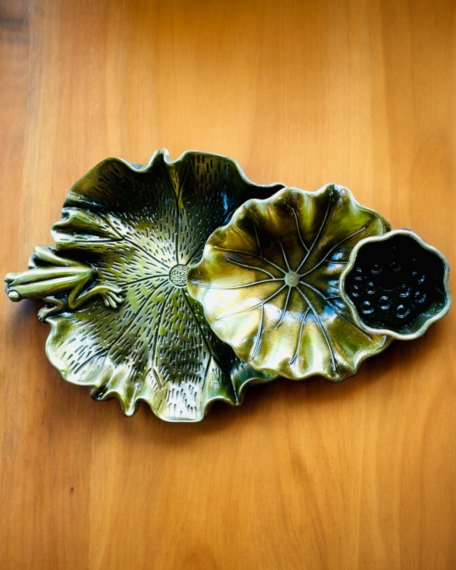 Elegant metallholder for røkelse Lotusblad - 4 varianter å velge mellom, mulighet for personlig gravering som gave