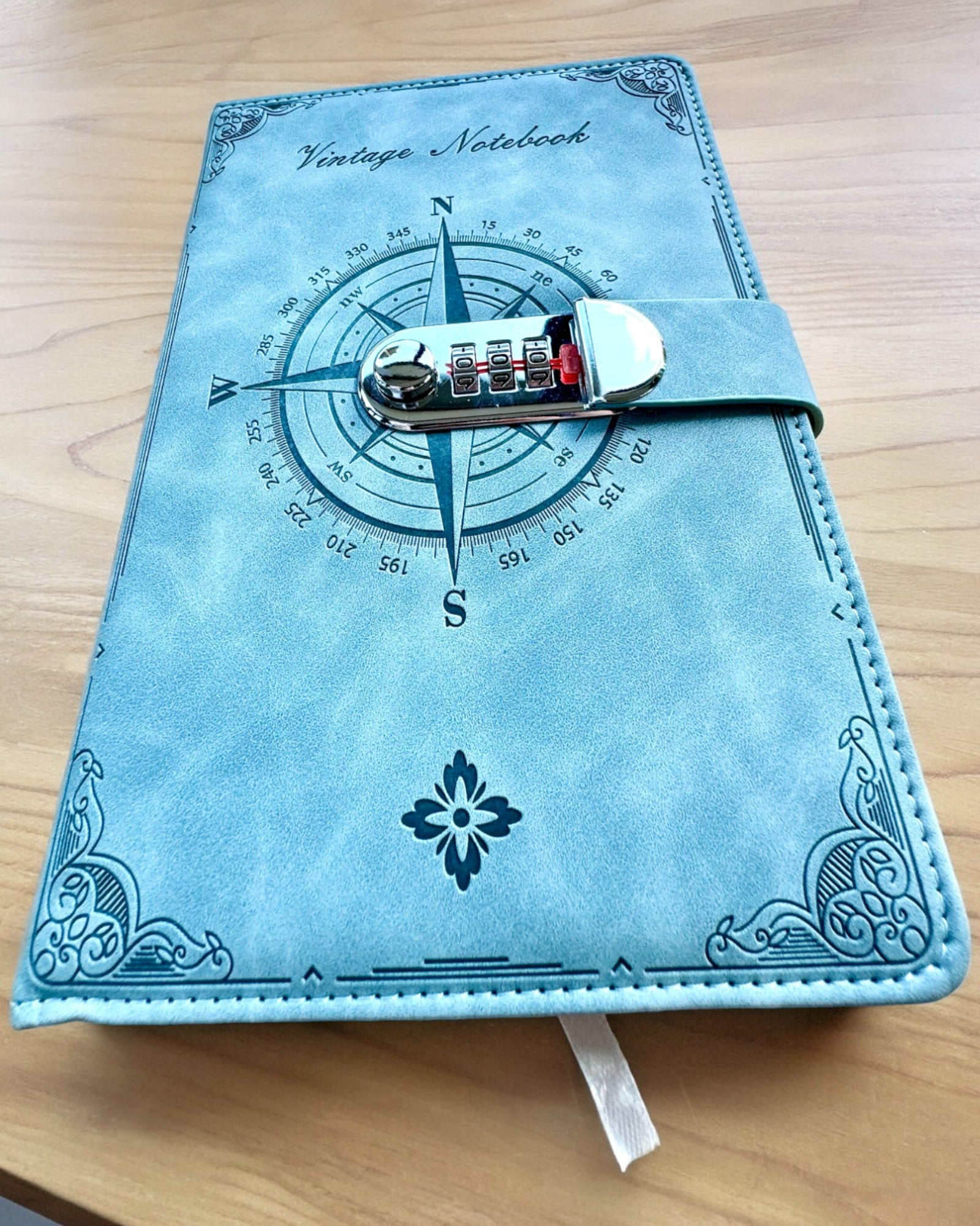 Hemmelig Notatbok A5 Vintage med kodelås - Velg Din Stil, personalisering med gravering som gave