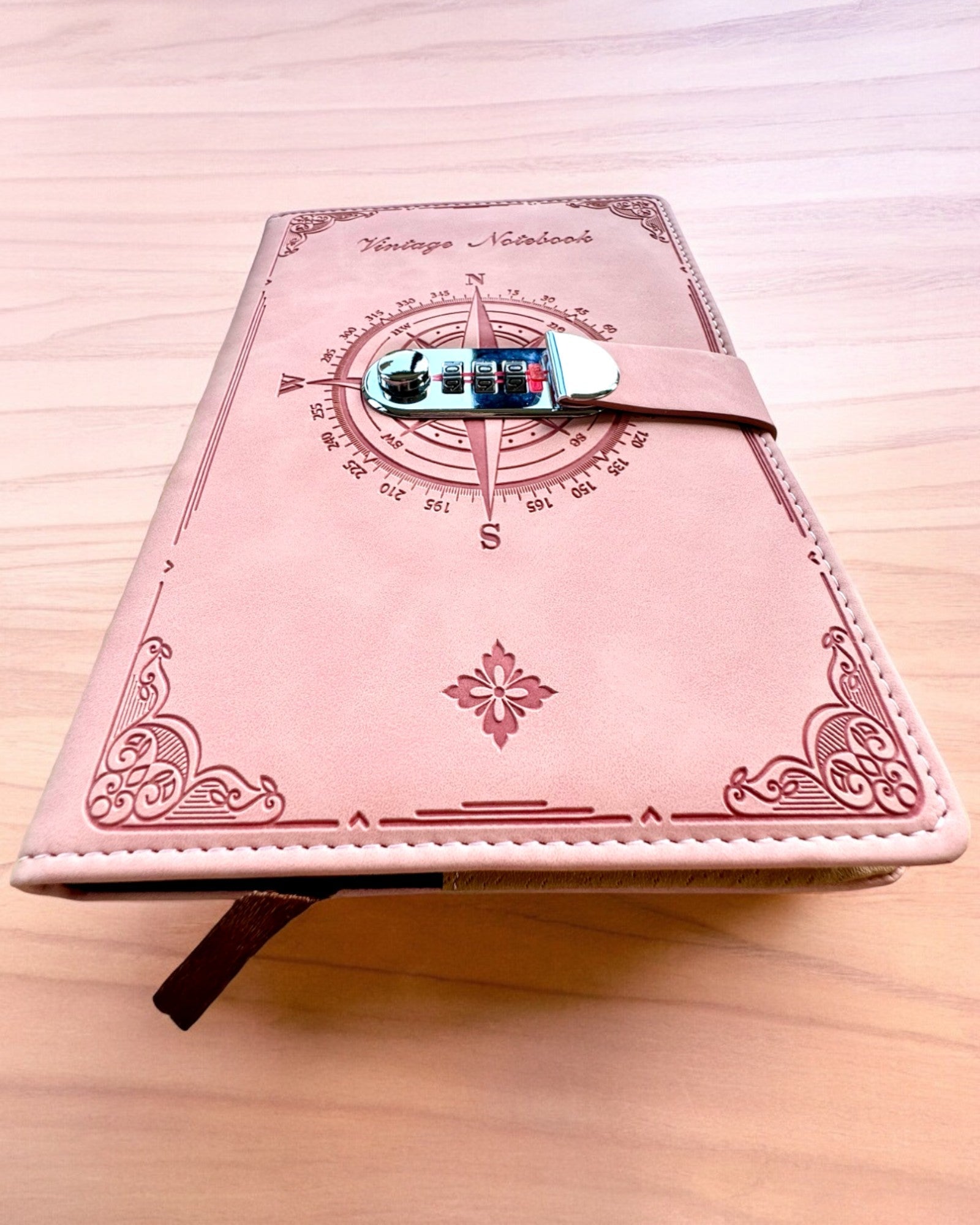 Hemmelig Notatbok A5 Vintage med kodelås - Velg Din Stil, personalisering med gravering som gave