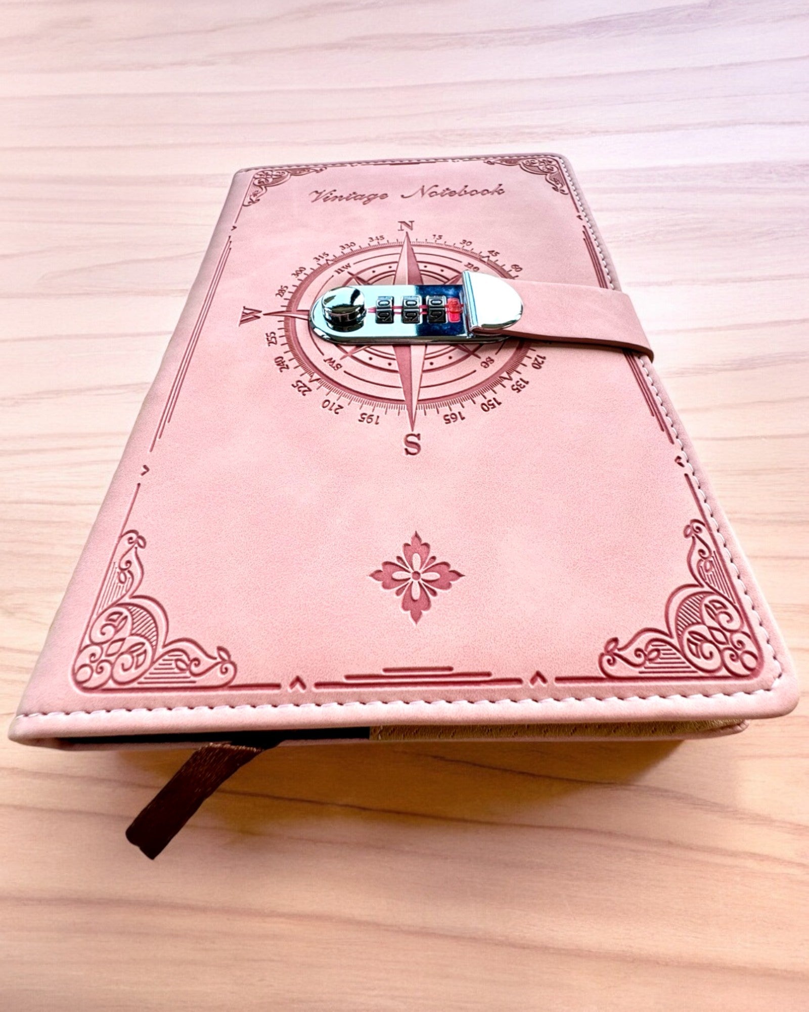 Hemmelig Notatbok A5 Vintage med kodelås - Velg Din Stil, personalisering med gravering som gave