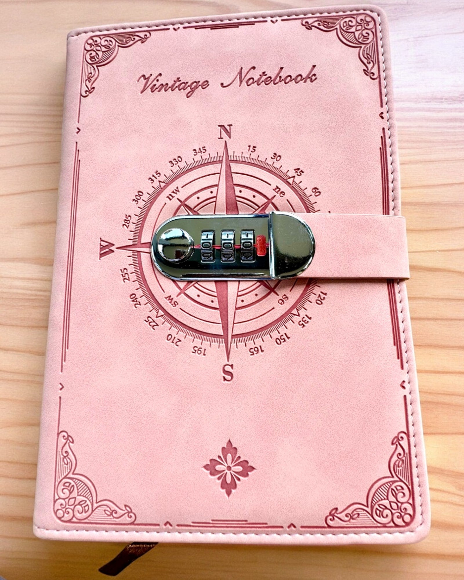Hemmelig Notatbok A5 Vintage med kodelås - Velg Din Stil, personalisering med gravering som gave