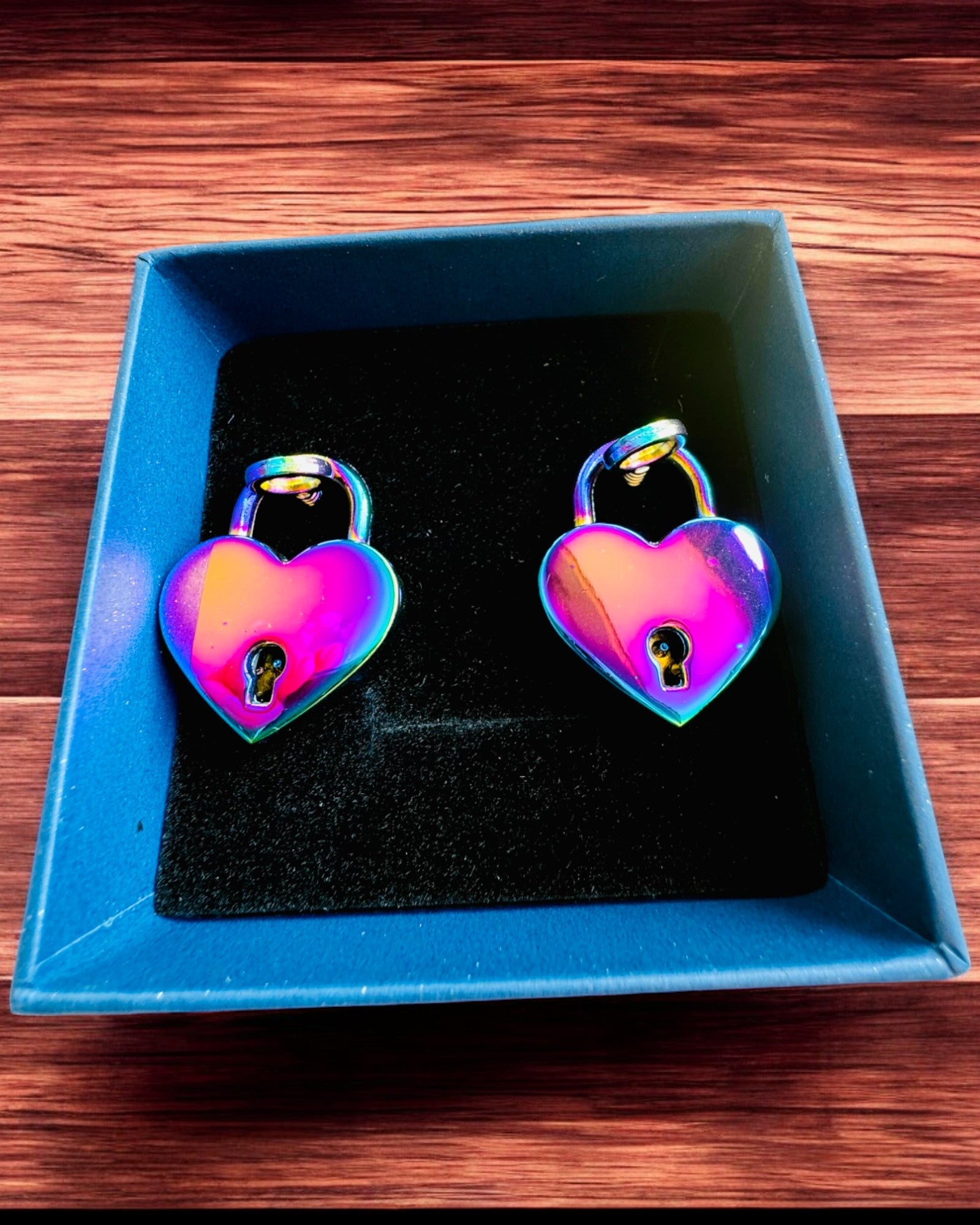 Kjærlighets Mini Hengelåser Hjerte DeLuxe, Sett med 2 hengelåser med nøkler, 6 varianter å velge mellom, mulighet for personlig gravering som gave