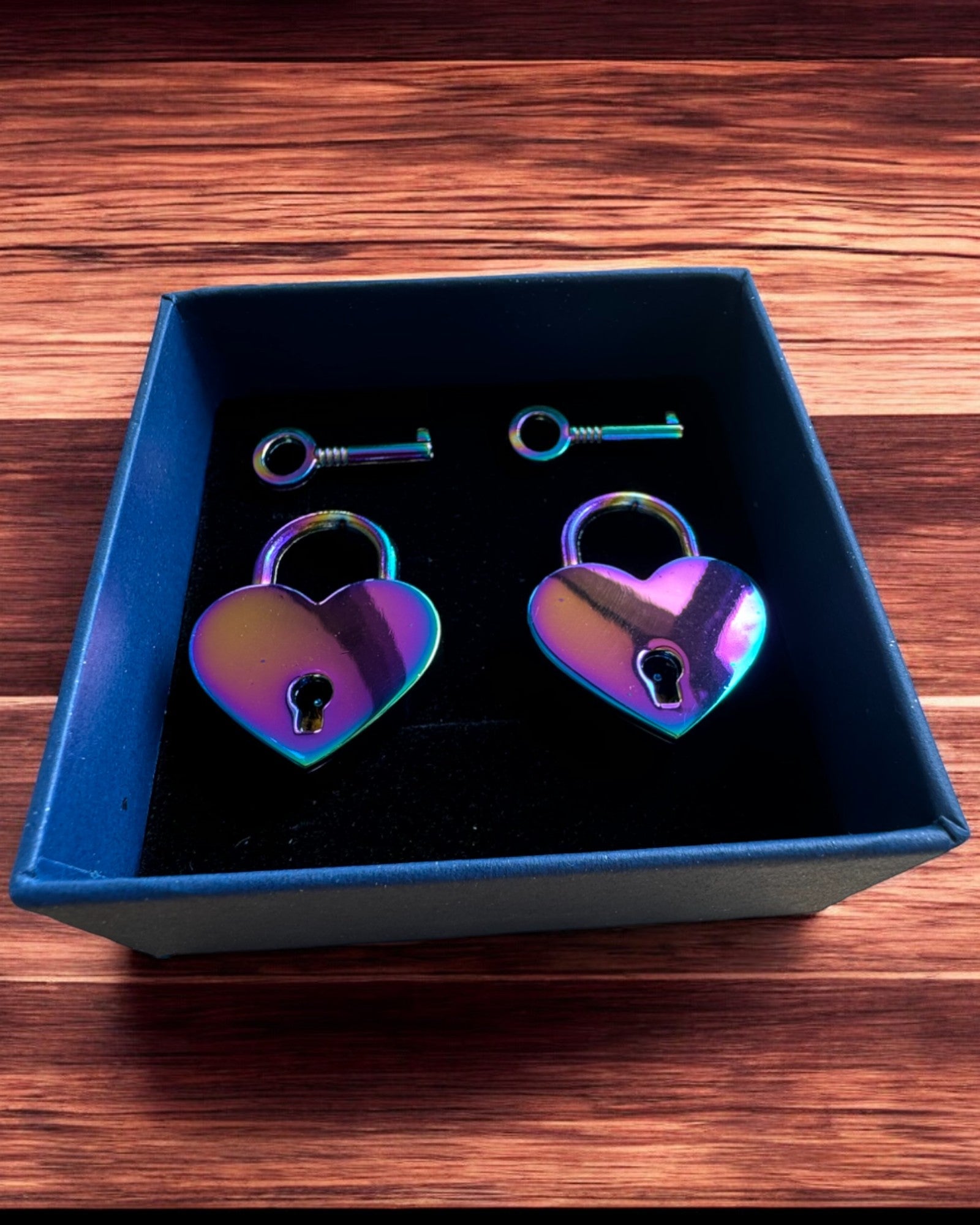 Kjærlighets Mini Hengelåser Hjerte DeLuxe, Sett med 2 hengelåser med nøkler, 6 varianter å velge mellom, mulighet for personlig gravering som gave