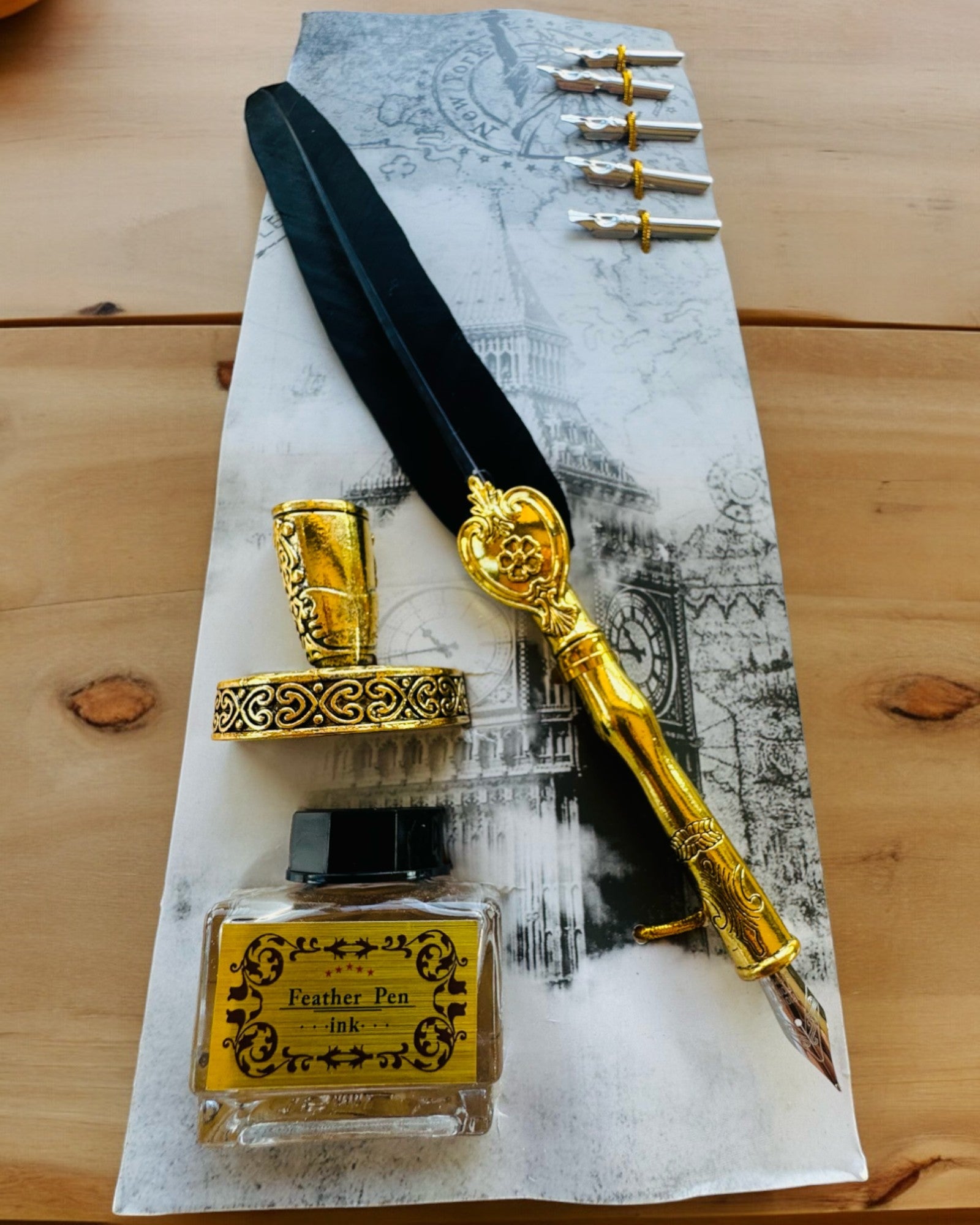 Elegant Gåsefjær med Tilbehørssett - Royal Quill, mulighet for personlig gravering