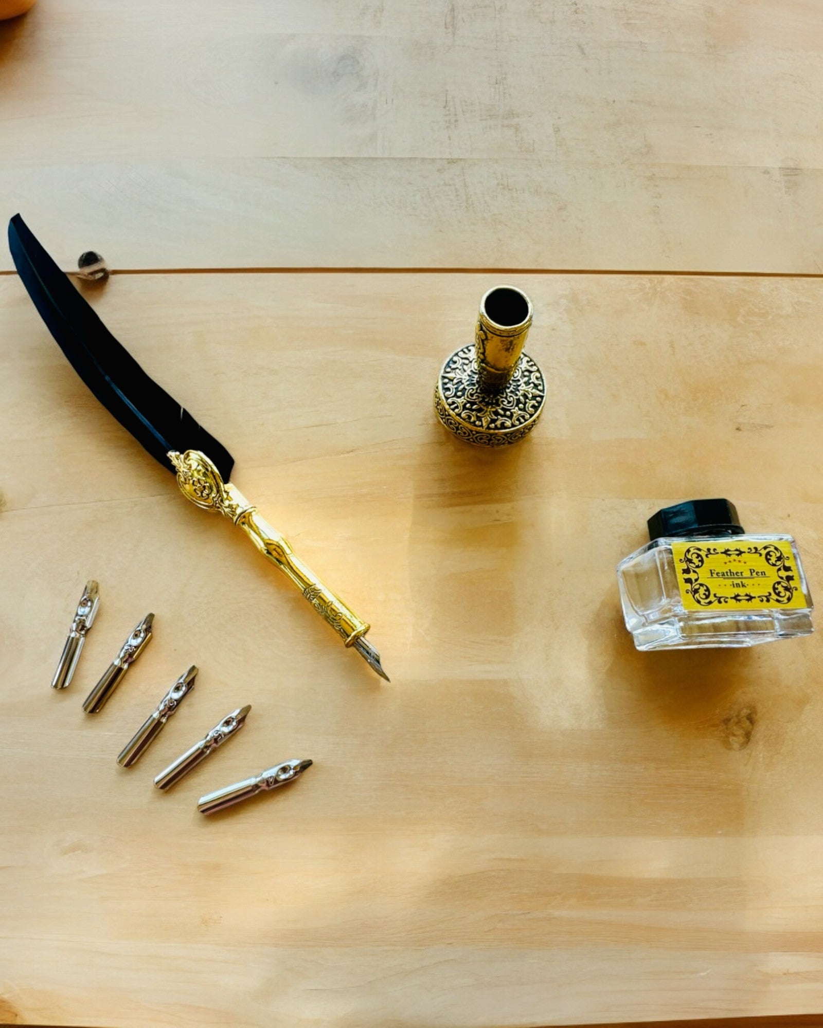 Elegant Gåsefjær med Tilbehørssett - Royal Quill, mulighet for personlig gravering
