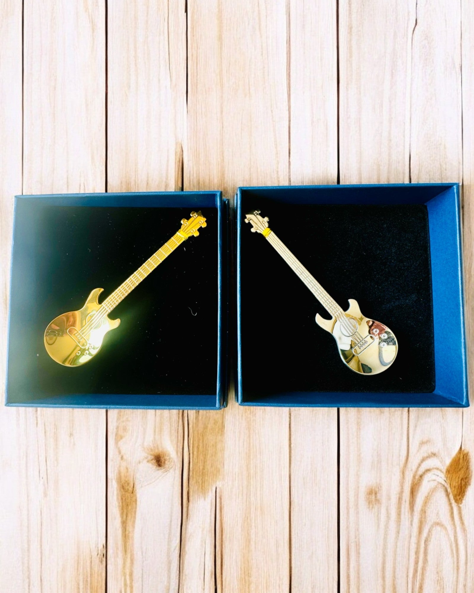 Skjeen "Strunowy Hit" med gravering alternativ 2 fargevarianter å velge mellom