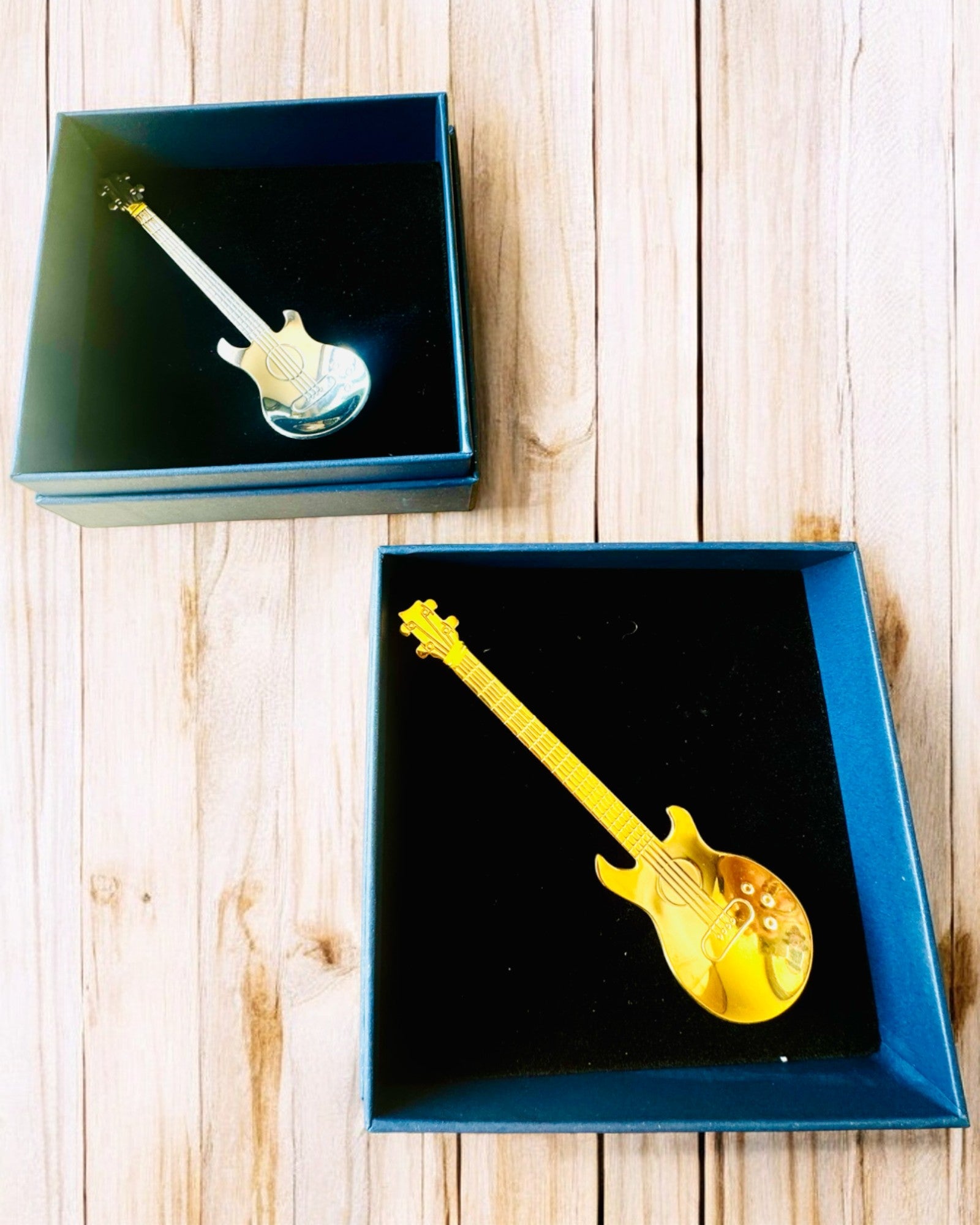 Skjeen "Strunowy Hit" med gravering alternativ 2 fargevarianter å velge mellom