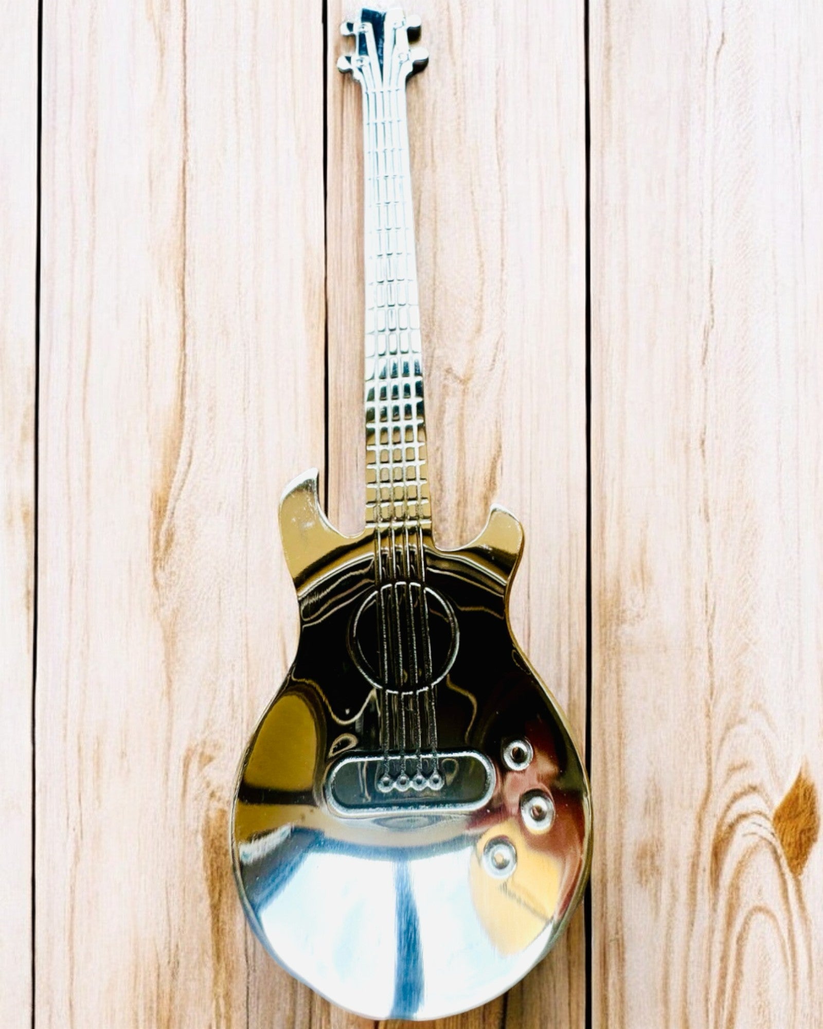 Skjeen "Strunowy Hit" med gravering alternativ 2 fargevarianter å velge mellom