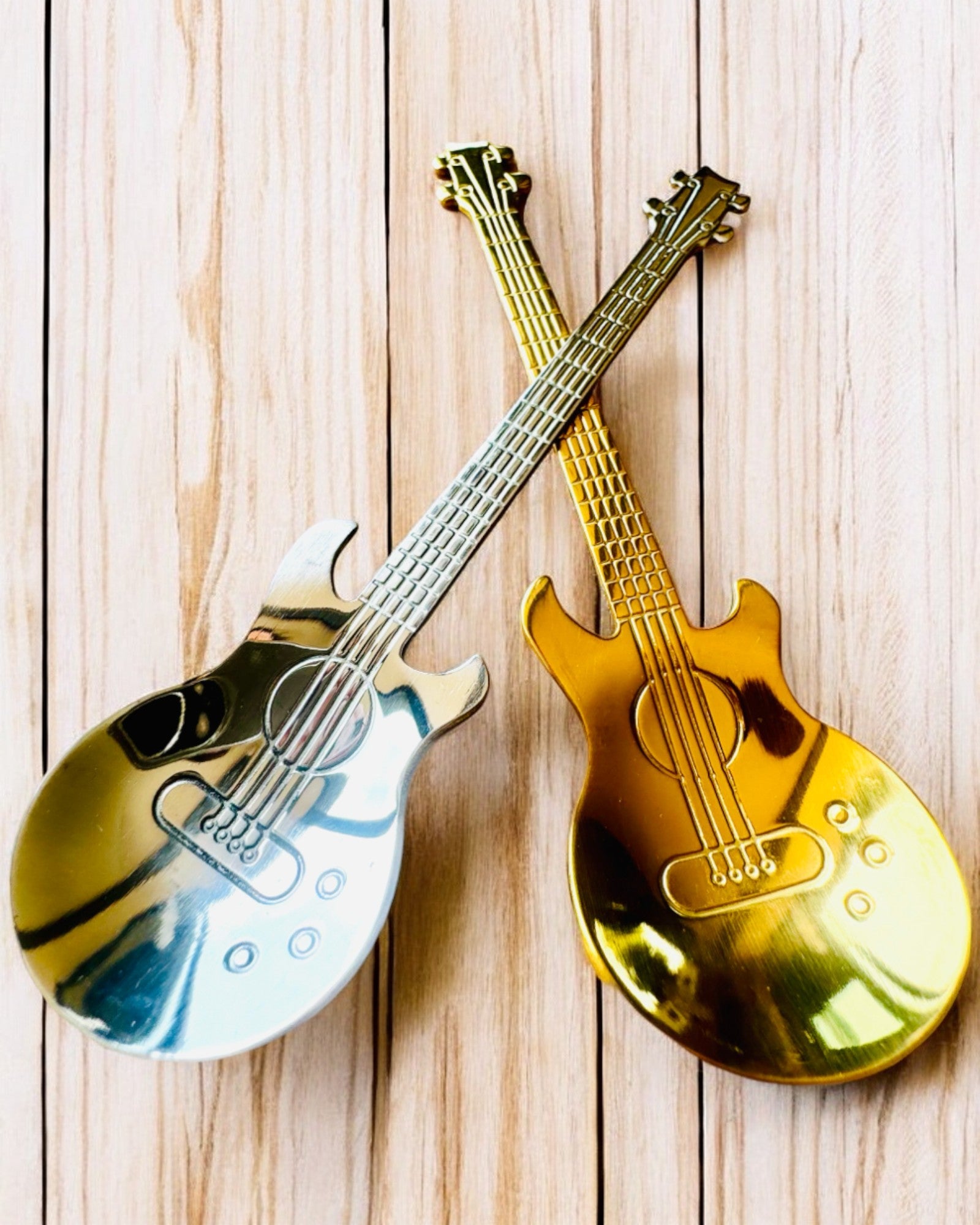 Skjeen "Strunowy Hit" med gravering alternativ 2 fargevarianter å velge mellom