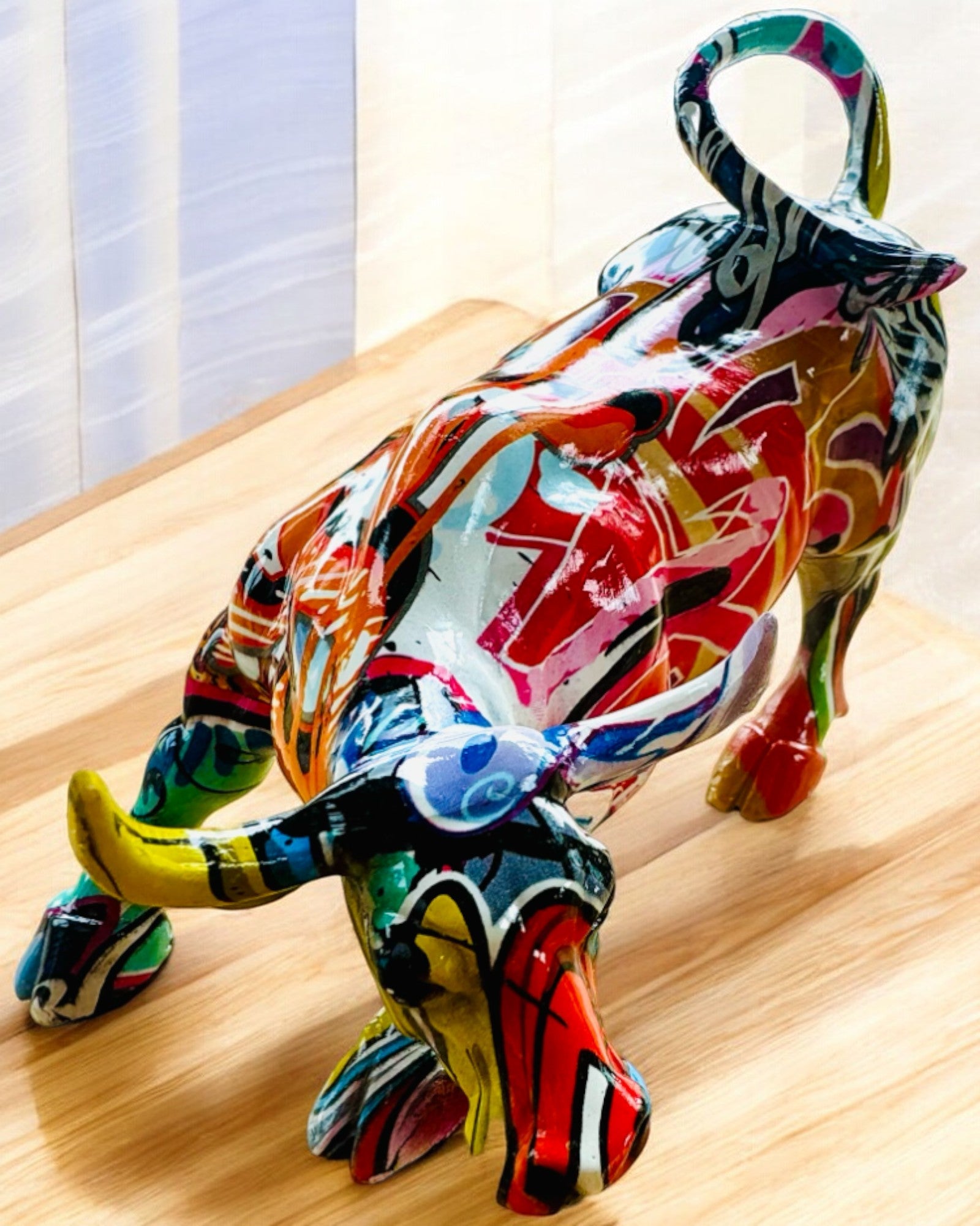 Dekorativ skulptur Okse "BullArt" – Unik kunst med mulighet for gravering - 4 fargevarianter, for personlig gave