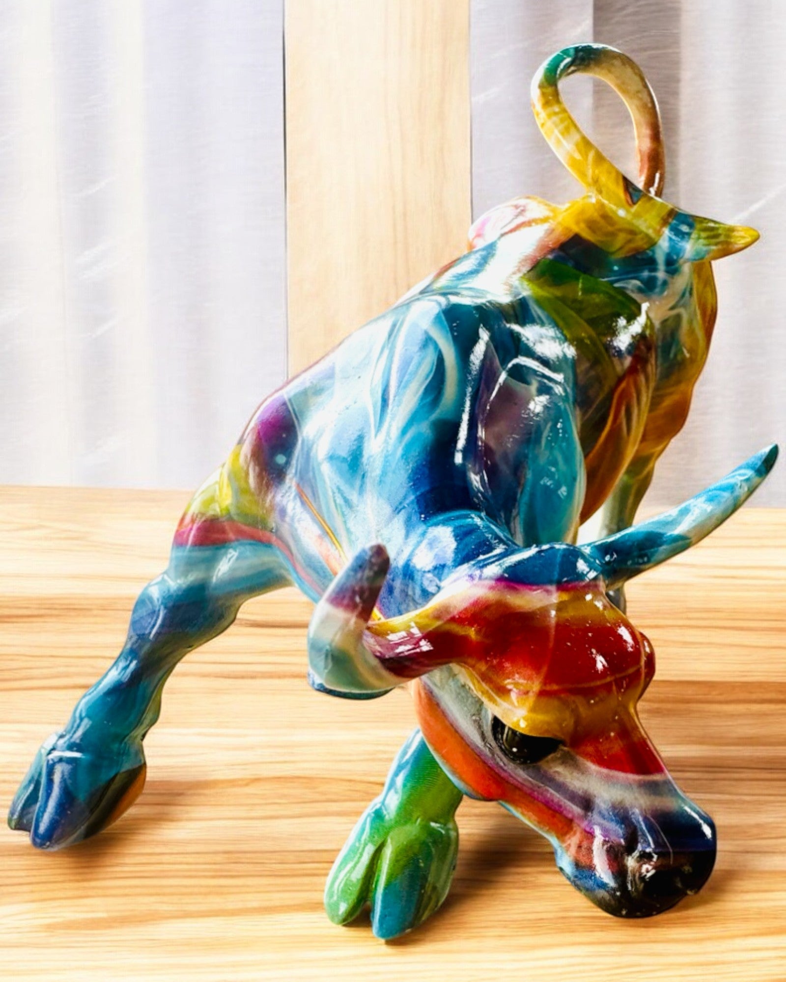 Dekorativ skulptur Okse "BullArt" – Unik kunst med mulighet for gravering - 4 fargevarianter, for personlig gave