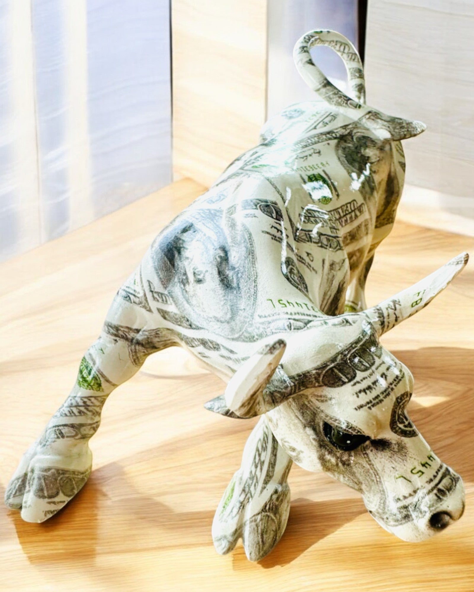 Dekorativ skulptur Okse "BullArt" – Unik kunst med mulighet for gravering - 4 fargevarianter, for personlig gave