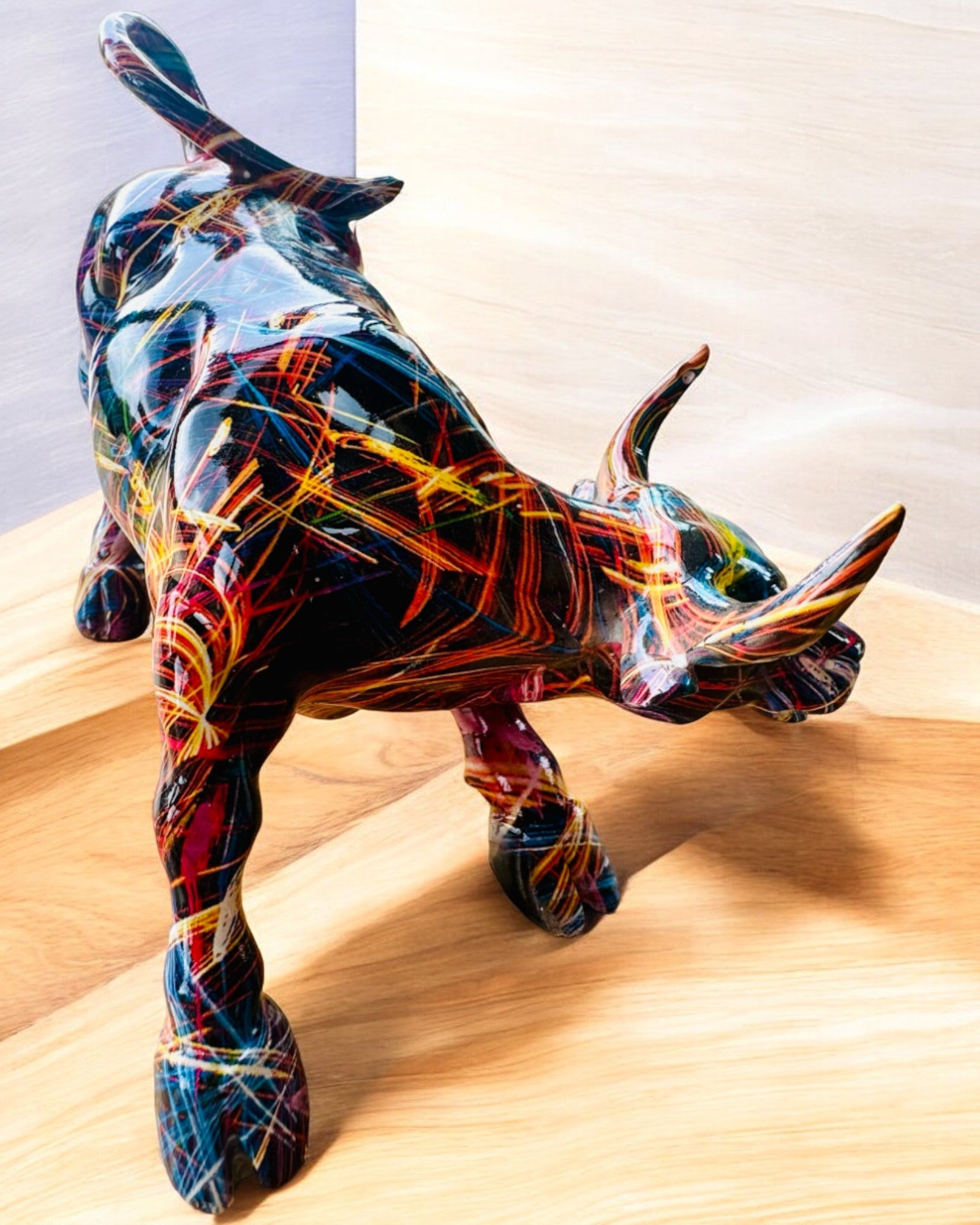 Dekorativ skulptur Okse "BullArt" – Unik kunst med mulighet for gravering - 4 fargevarianter, for personlig gave