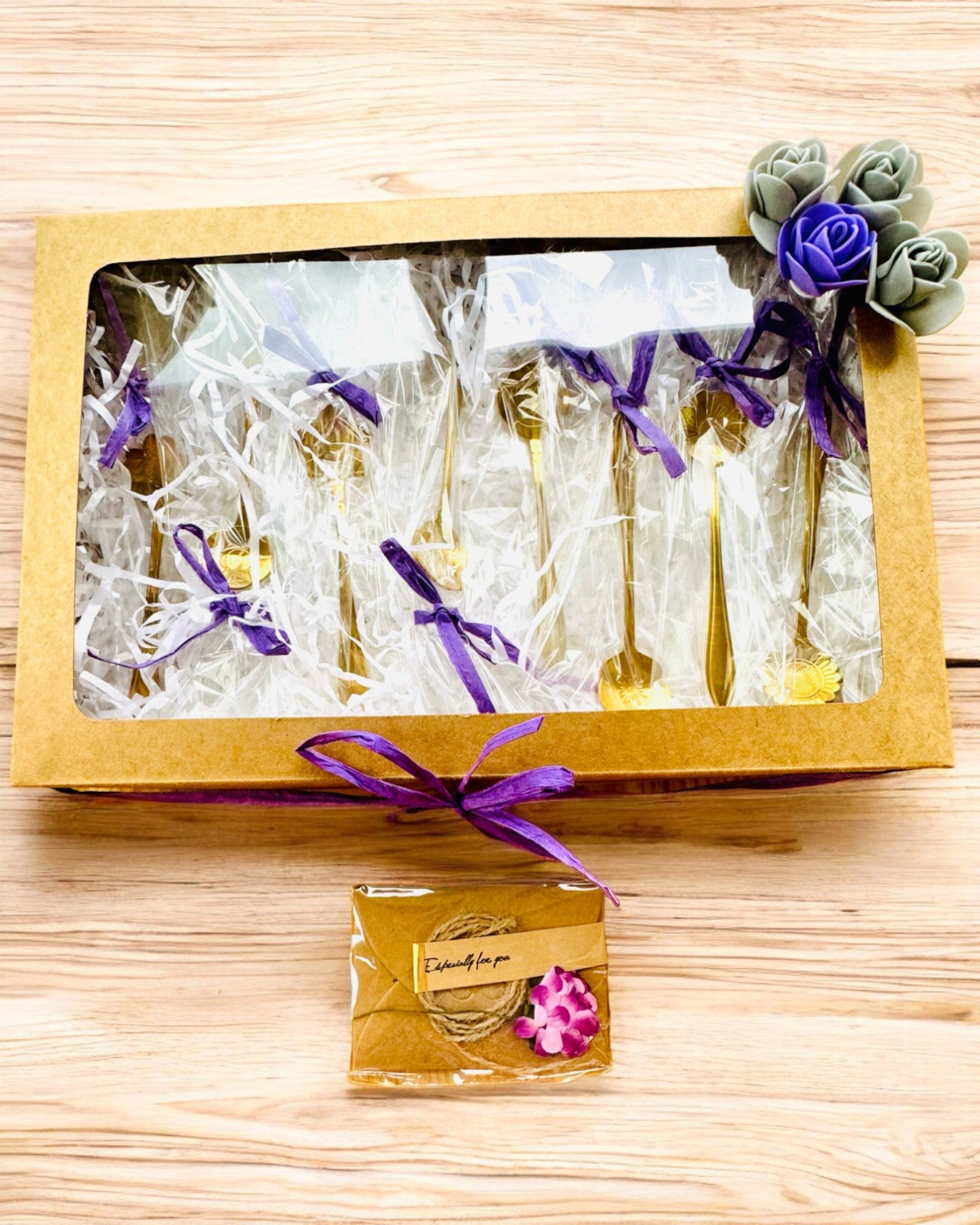 Zestaw Łyżeczek "Kwiatowa Rapsodia" - personalisering med gravering som gave, 2 varianter å velge mellom