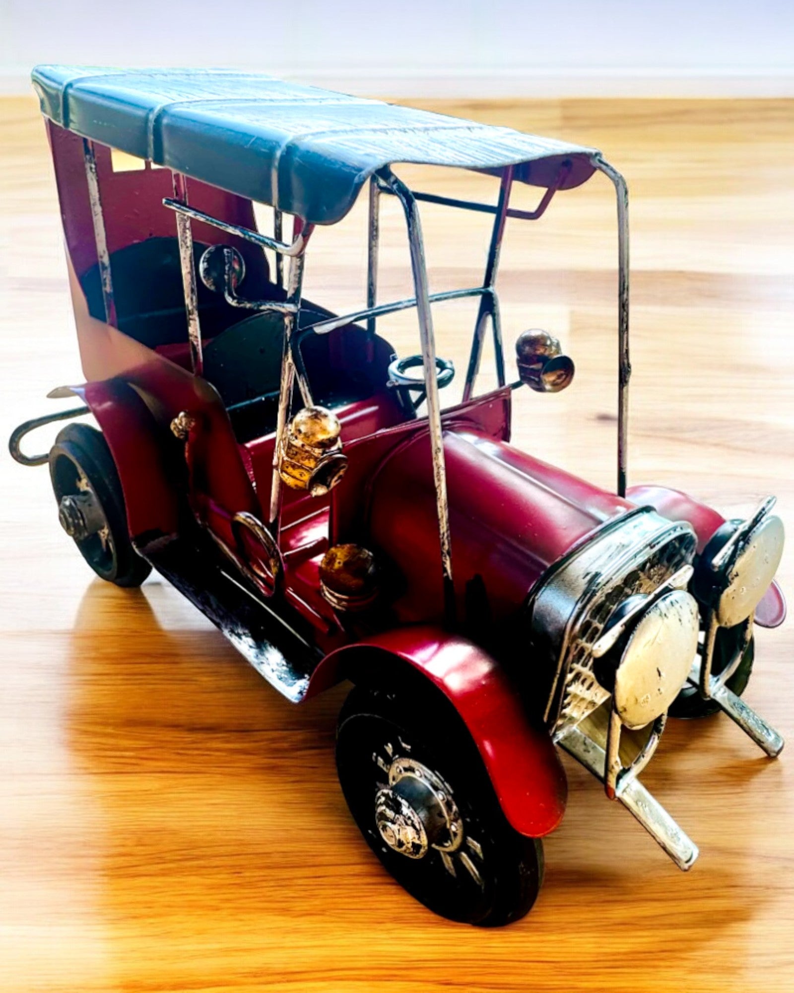 Klassisk Retro bilmodell - tre varianter med mulighet for gravering som gave