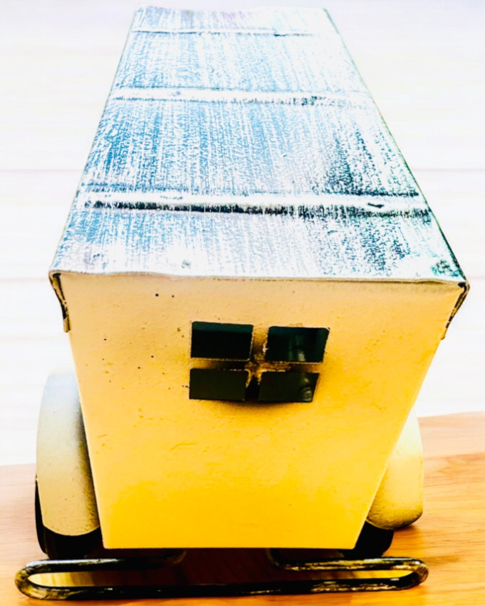 Klassisk Retro bilmodell - tre varianter med mulighet for gravering som gave