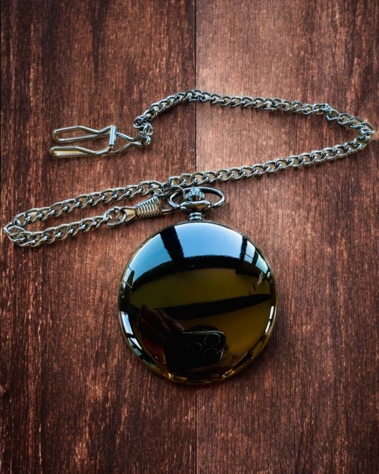 Klassisk lommeur med romertall og kjede, kvarts, svart glans - farge svart