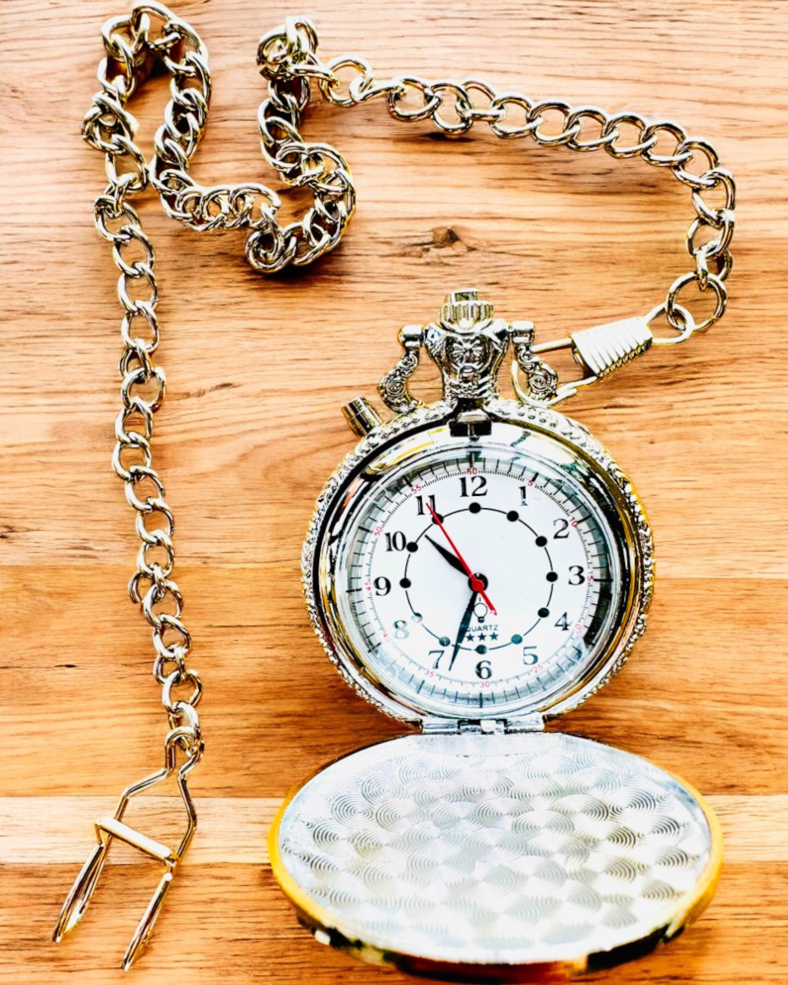 Lommeur "Motorsykkel Eleganse 2" – Gravering for gave, 3 fargevarianter