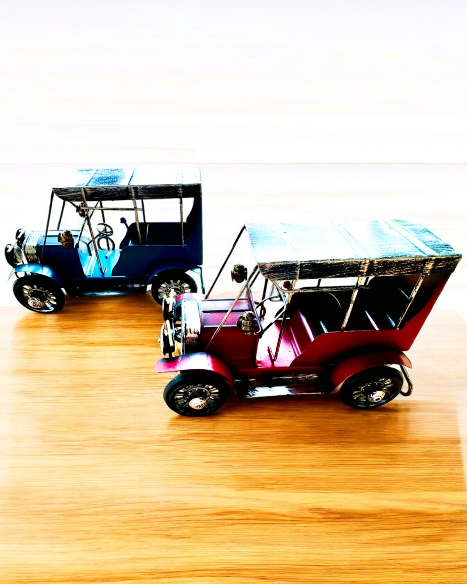 Klassisk Retro bilmodell - tre varianter med mulighet for gravering som gave