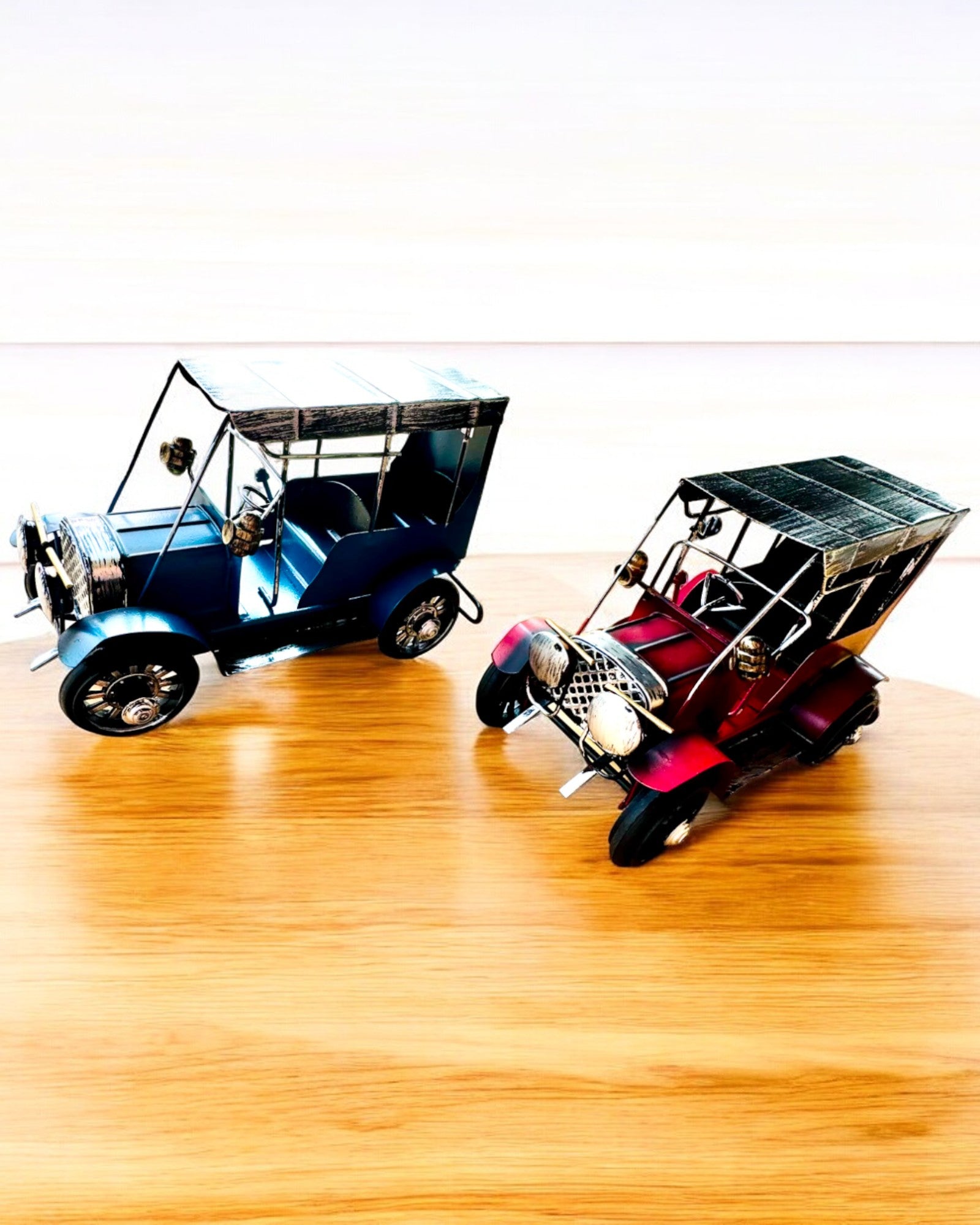 Klassisk Retro bilmodell - tre varianter med mulighet for gravering som gave