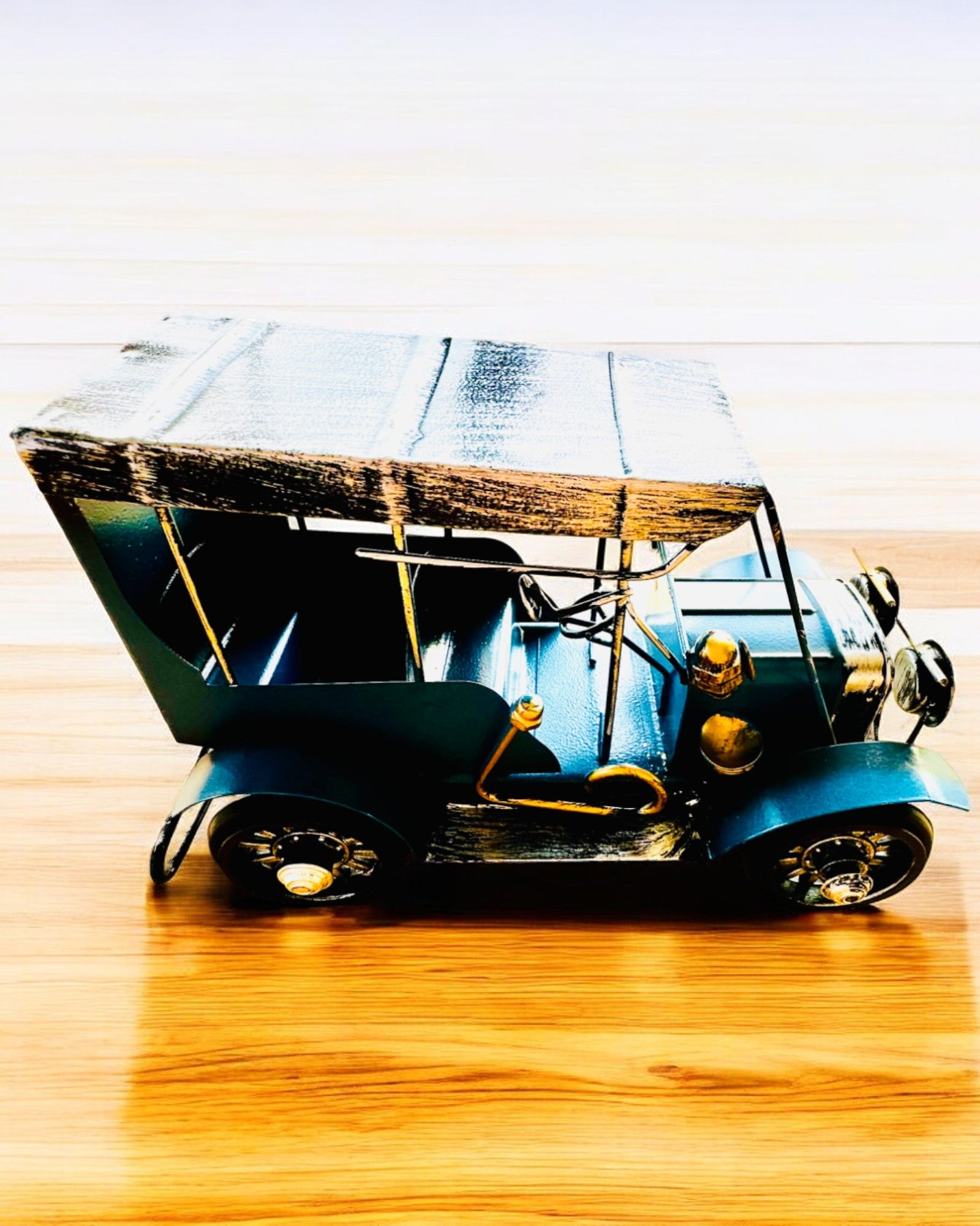 Klassisk Retro bilmodell - tre varianter med mulighet for gravering som gave