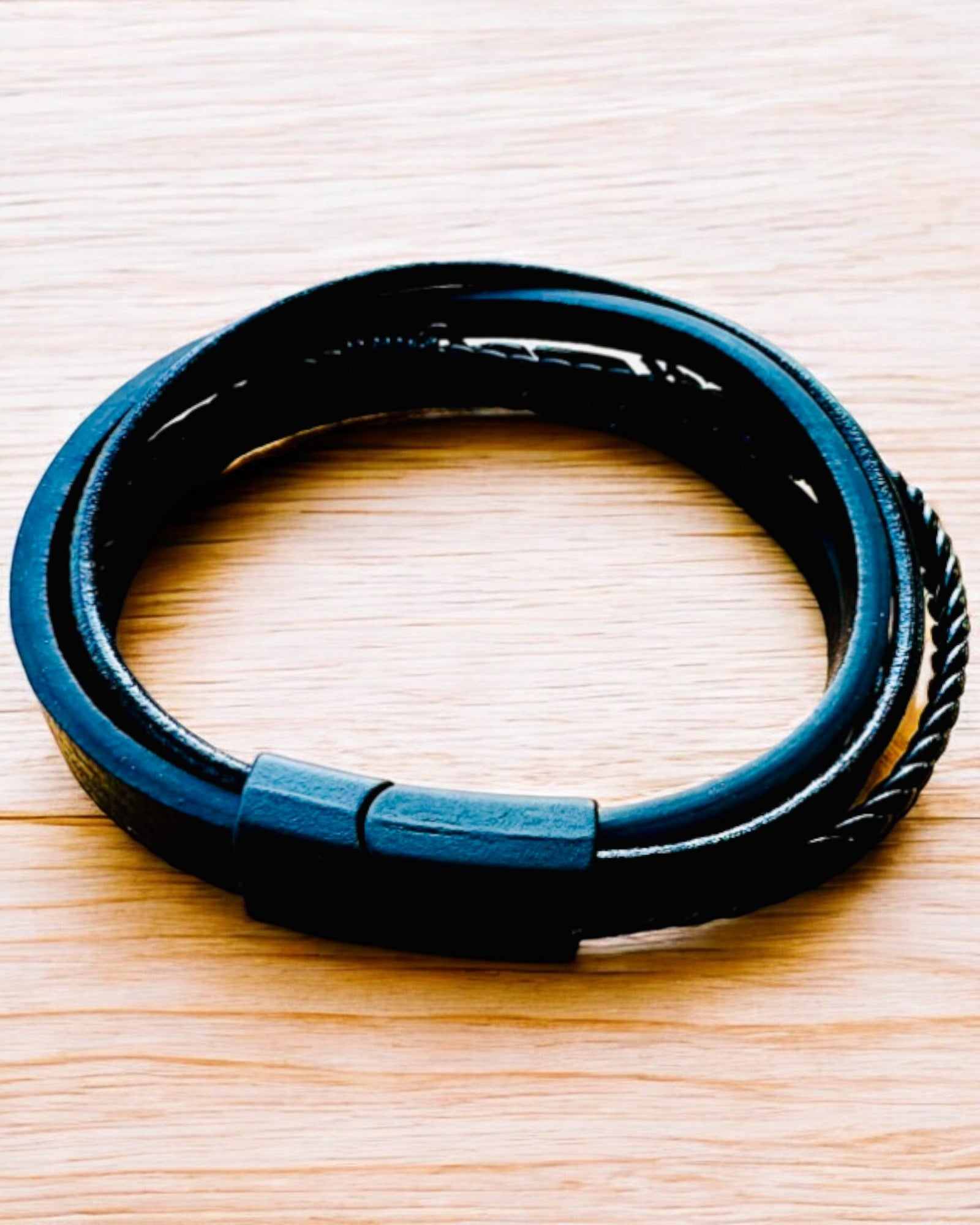 Bransoleta "Orzeł" med gravering, 3 fargevarianter