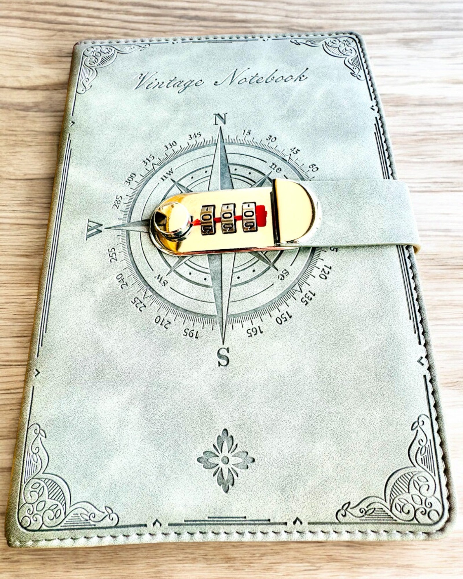 Hemmelig Notatbok A5 Vintage med kodelås - Velg Din Stil, personalisering med gravering som gave