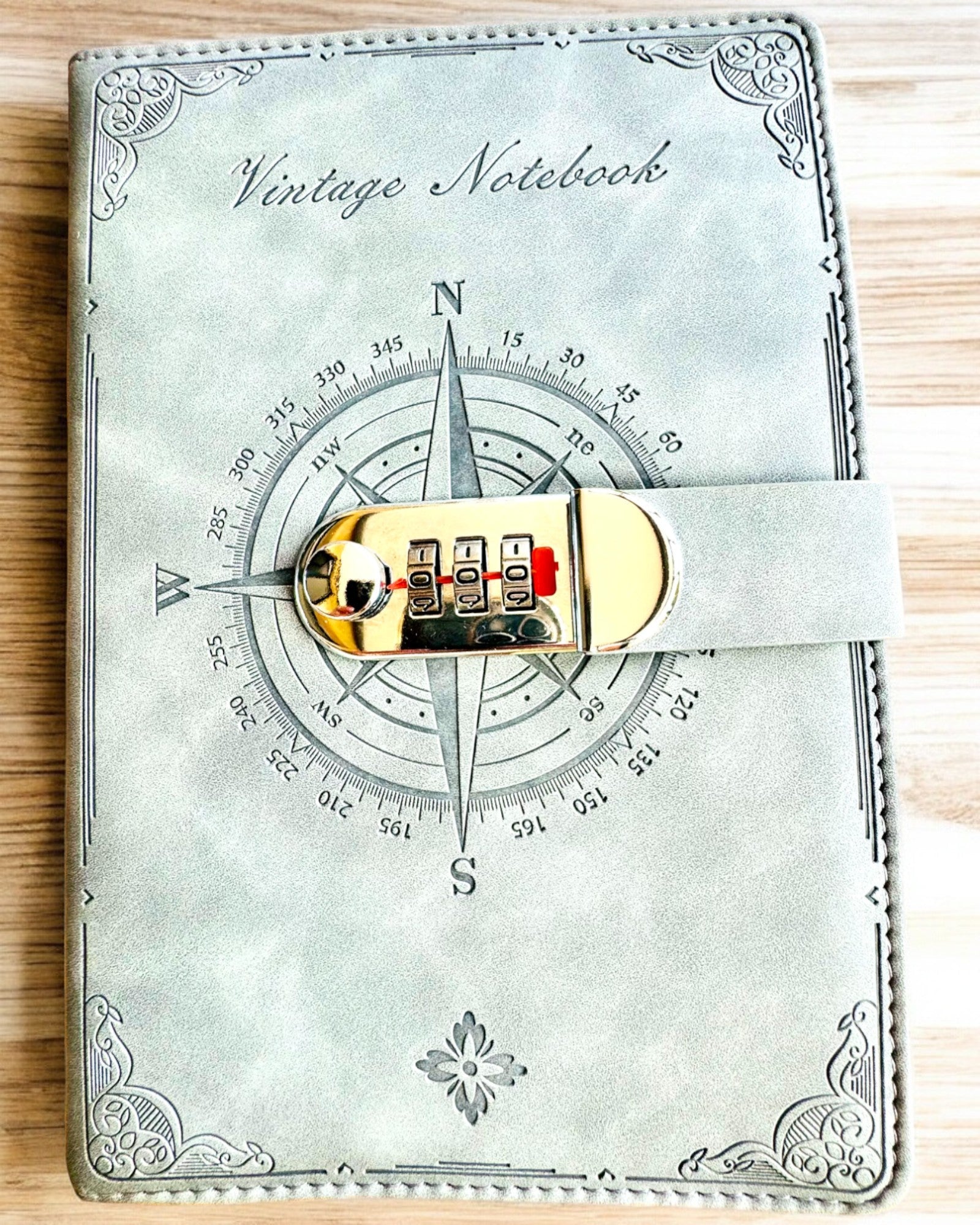 Hemmelig Notatbok A5 Vintage med kodelås - Velg Din Stil, personalisering med gravering som gave