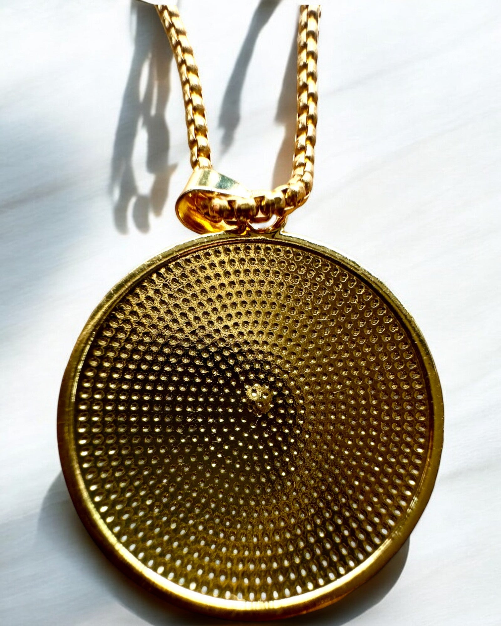 Amulett Mocy "Oko Ra", mulighet for personalisering med gravering som gave