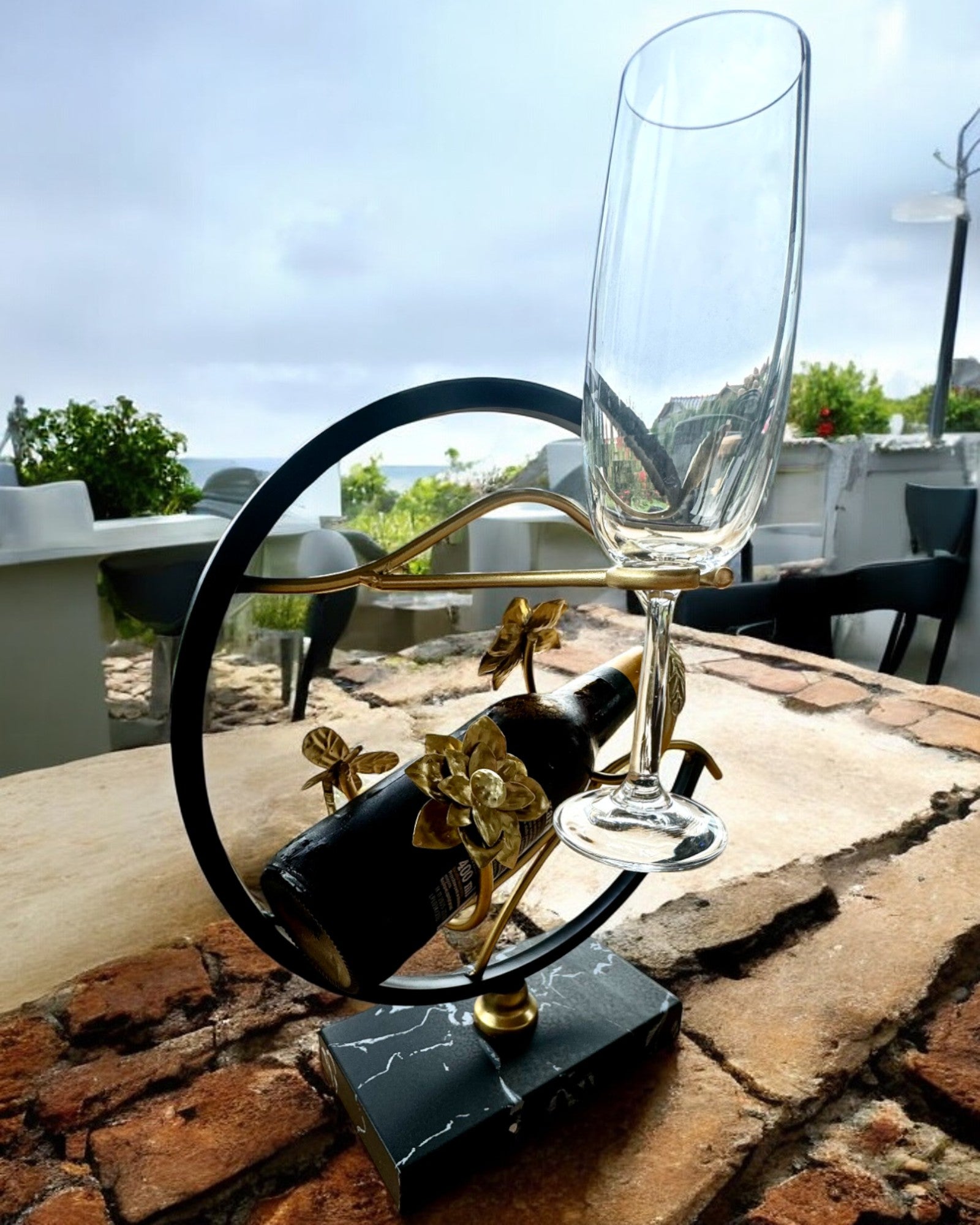 Stativ "Elegancki Owad" - for vinflaske og glass, høyde 33 cm, mulighet for personlig gravering som gave