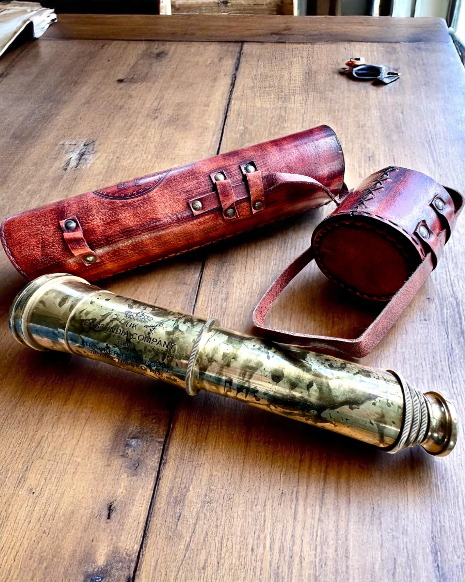Kongelig kikkert "Voyager 1818" – Eksklusiv, Messing, 83 cm, håndlaget, etui av Naturlig Skinn – Samlerutgave, personalisering med gravering som gave