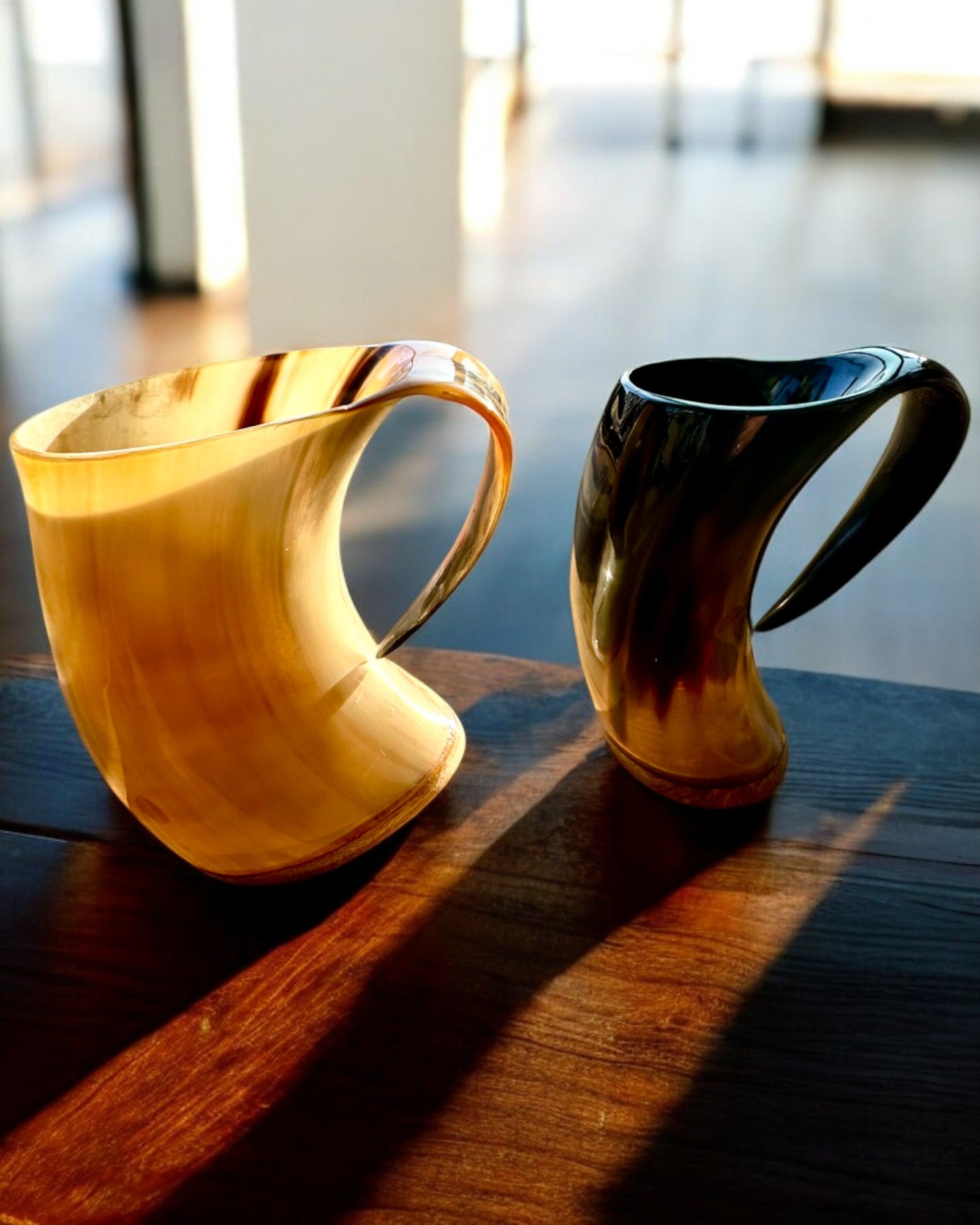 Kompakt, 350 ml, Skåret Mesterverk Krus med mulighet for personlig gravering - 2 fargevarianter