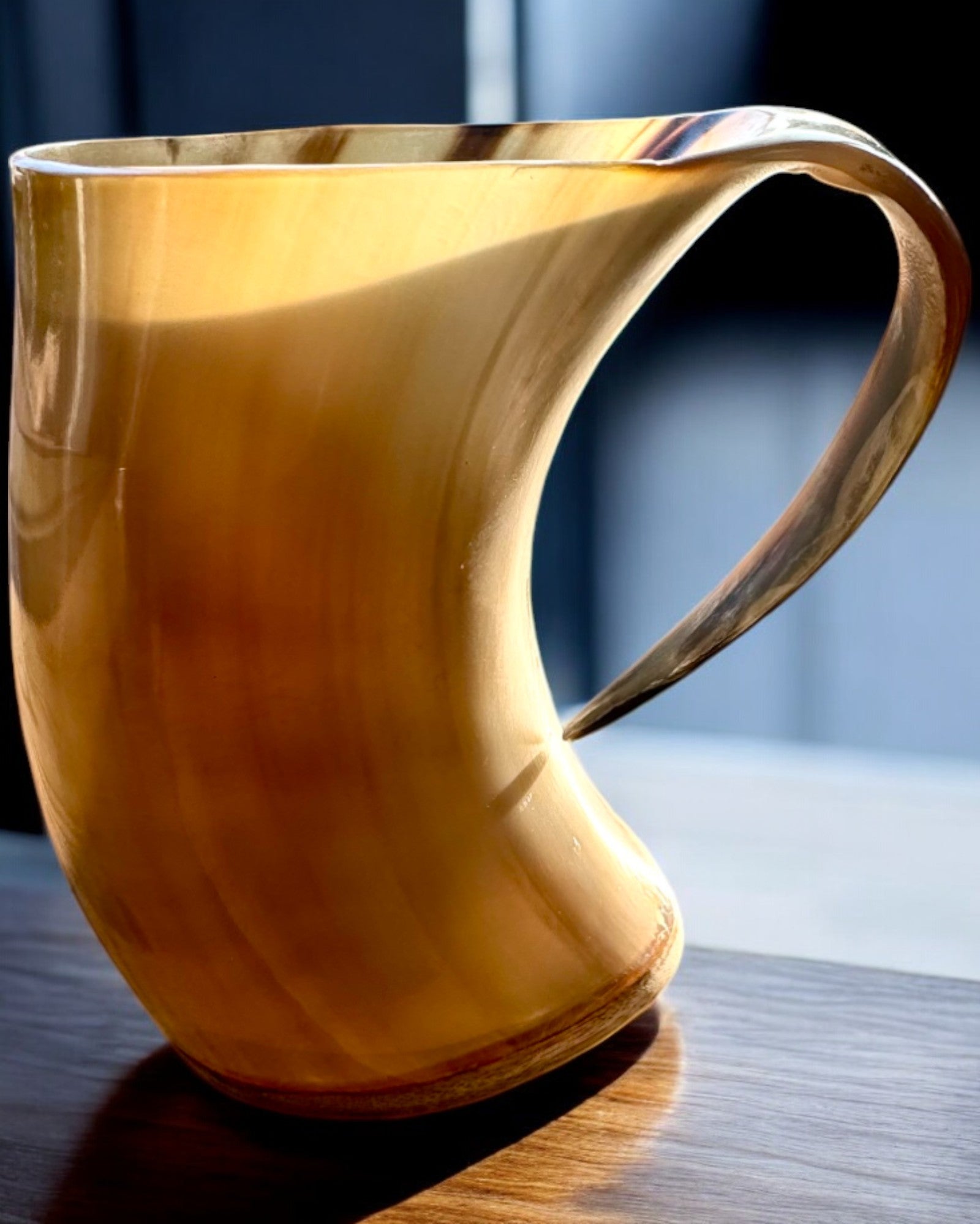 Kompakt, 350 ml, Skåret Mesterverk Krus med mulighet for personlig gravering - 2 fargevarianter