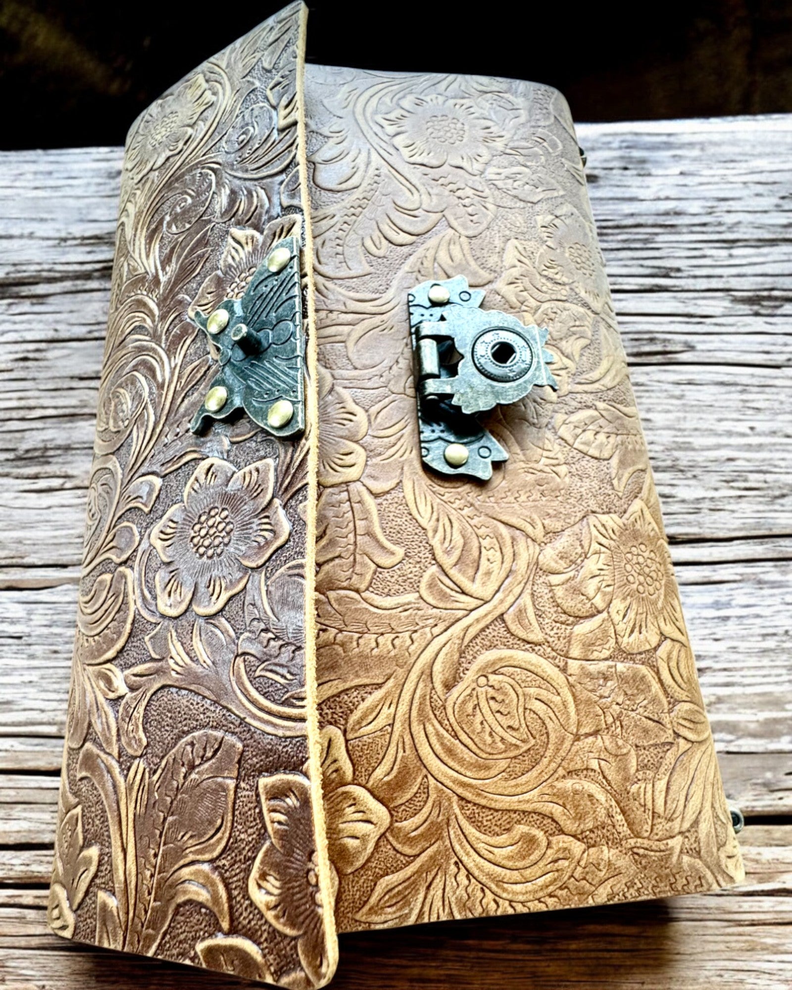 Luksuriøs Retro Notatbok med Skinnomslag - "Vintage Elegance", 480 sider, mulighet for personlig gravering