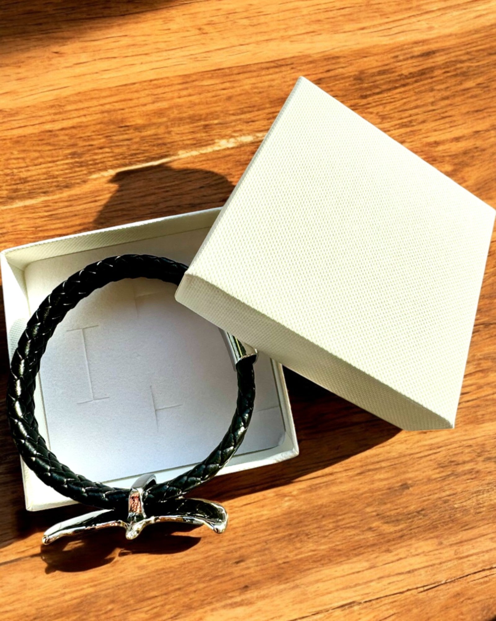 Herrearmbånd "SkyRider" – Lærstil med Karakter - mulighet for personlig gravering