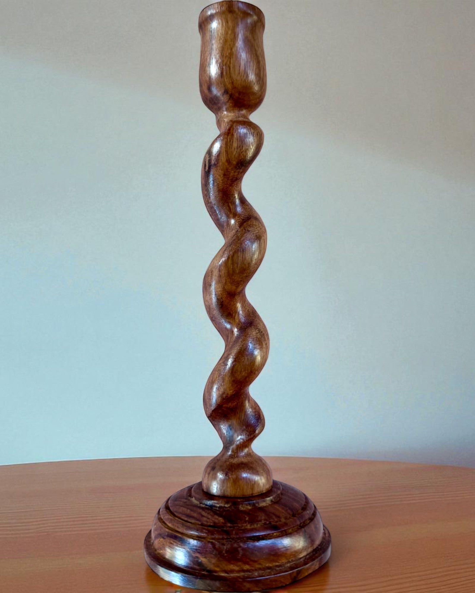 Sett med 3 lysestaker "Spiral Lys" 25 cm høy, mulighet for personalisering med gravering som gave