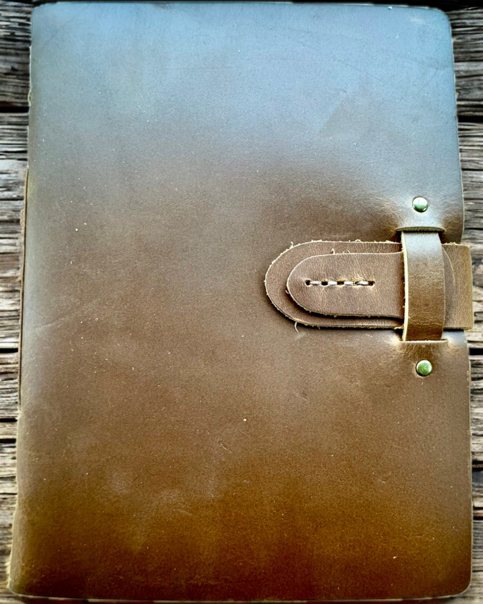 Notatbok Premium "RetroNotes" – Elegant notatbok i Ekte Skinn - 200 sider, 120g, notatbok, skissebok, brun farge, personalisering med gravering