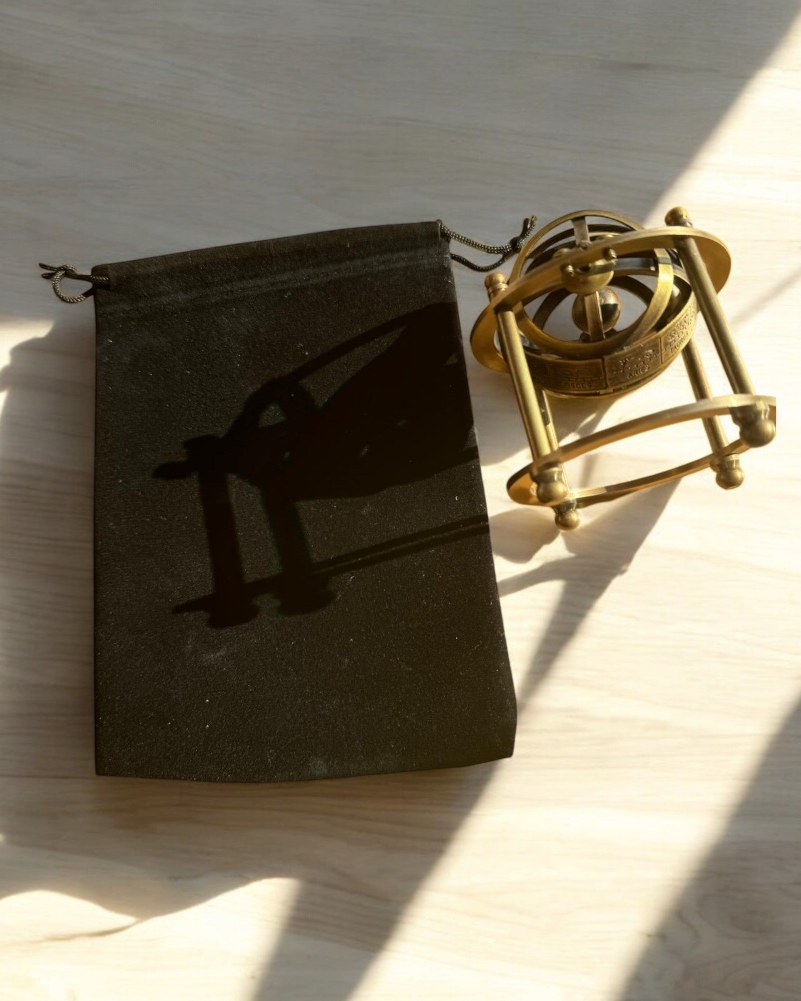 Astronomisk klokke "Kosmisk Harmoni" - mulighet for personalisering med gravering