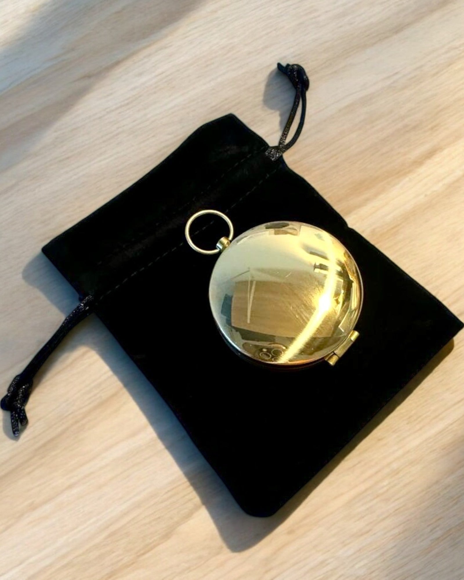 Vanntett Messingkompass med Glødeffekt - Nødvendighet for Fotturer og Camping, personlig tilpasning med gravering