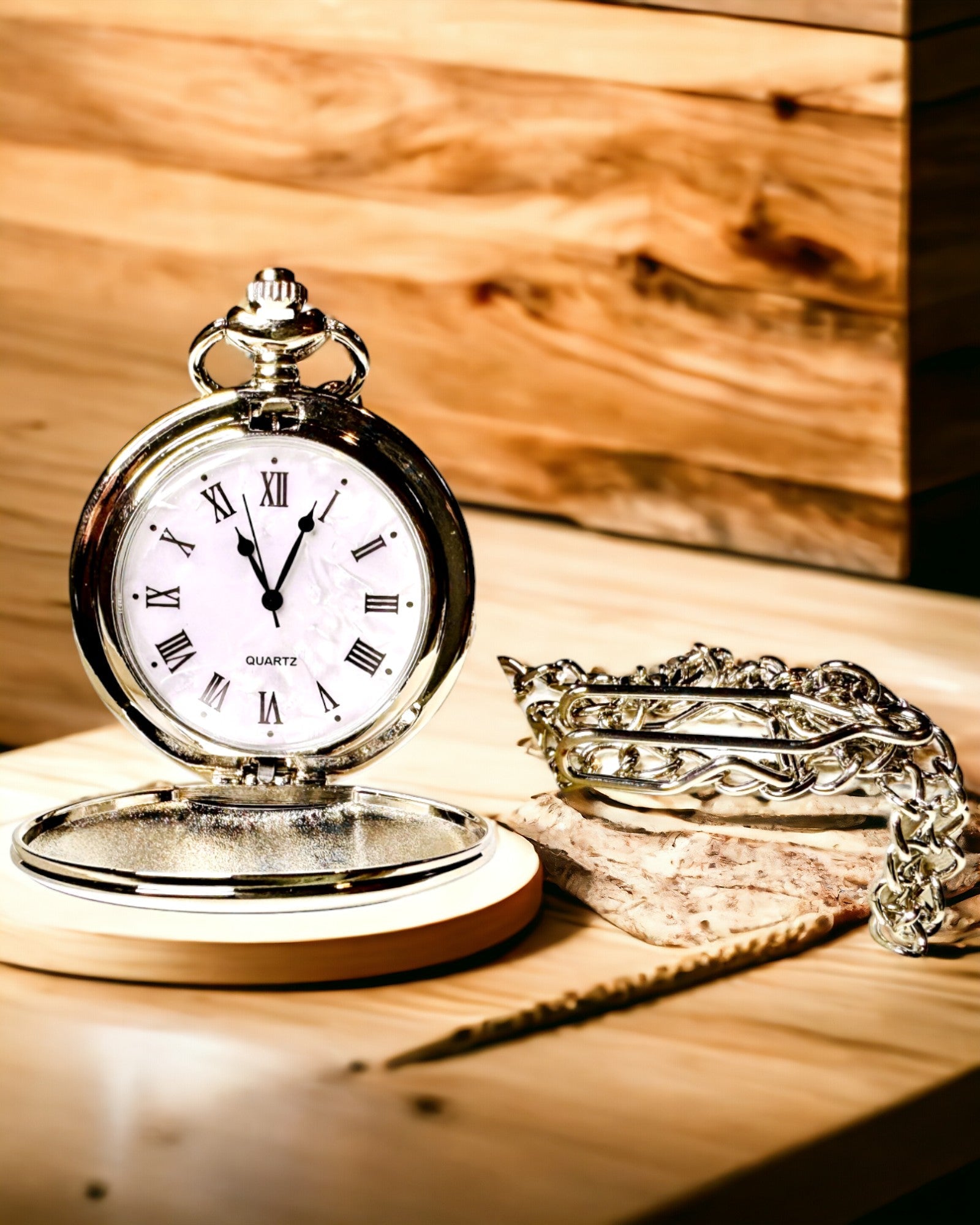 Klassisk lommeur med romertall og kjede, kvarts, stålglans - sølvfarget