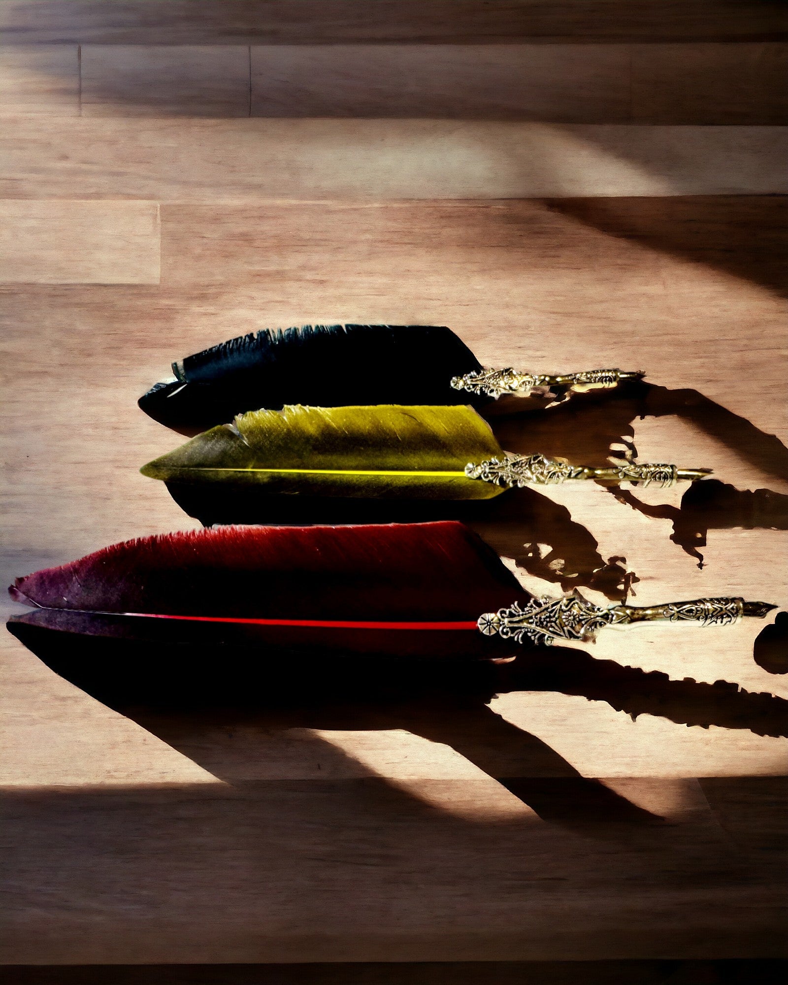 Vintage kalligrafipenn med naturlig gåsefjær – den perfekte gaven til morsdag eller lærer. Gravering