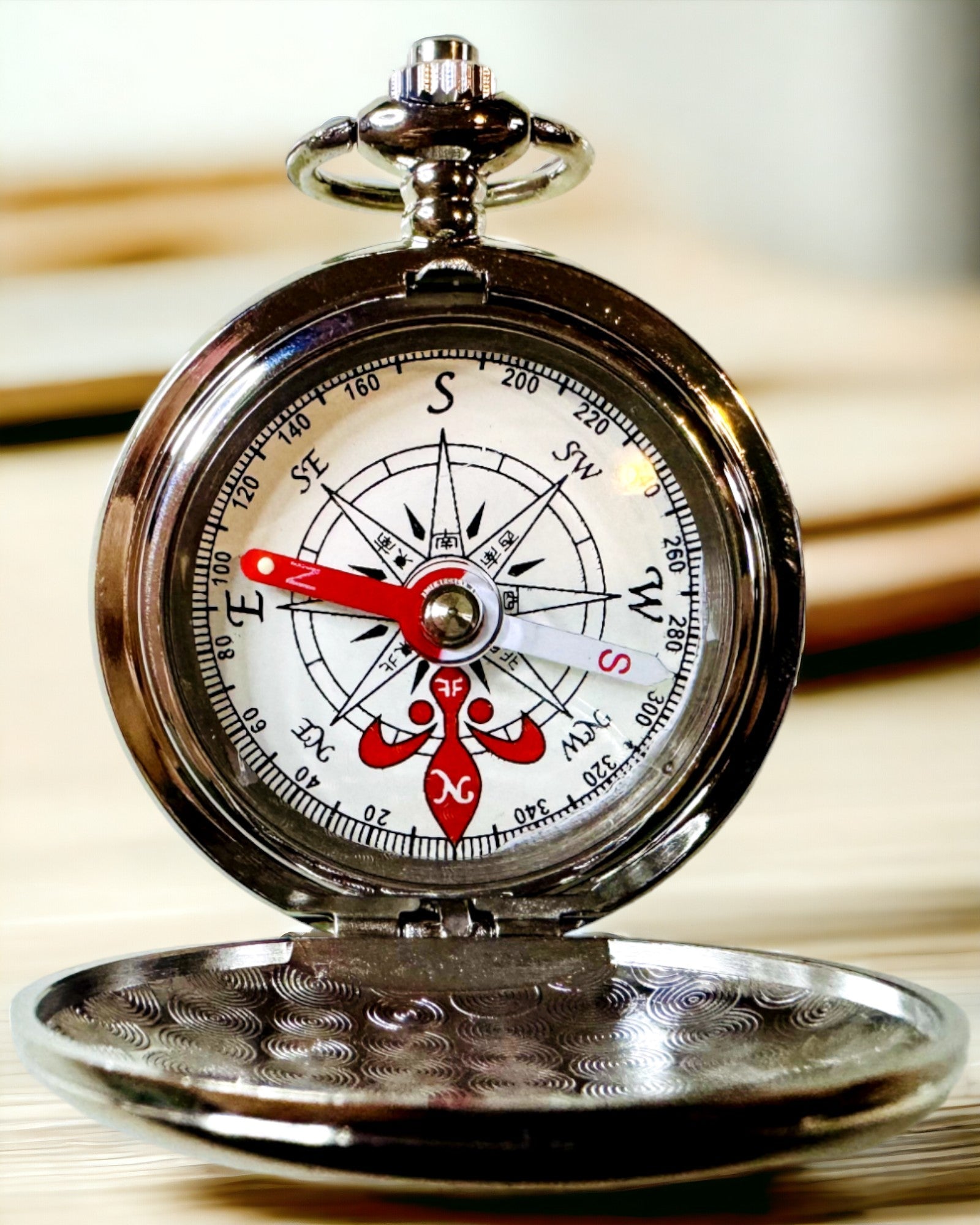 Mini Kompas Oppdager, Bærbar og Elegant, Ideell for Ryggsekker og Utendørsbruk