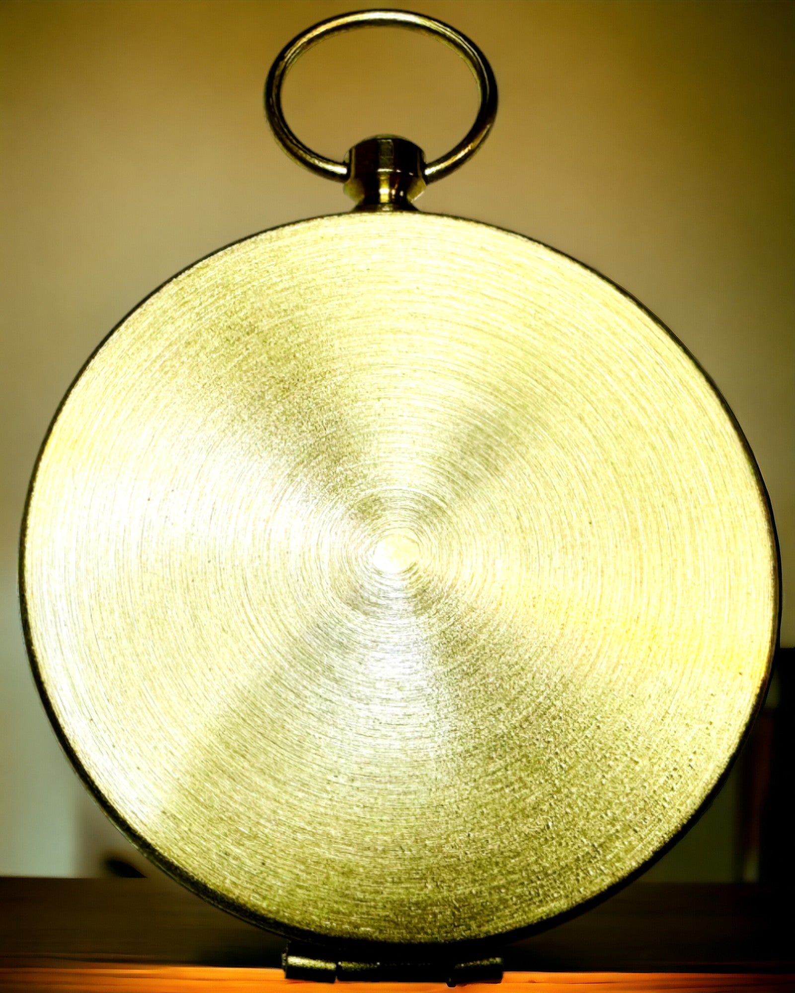 Retro Navigasjonskompass – Bærbart og Presist Instrument for Retningsbestemmelse for Reisende og Oppdagere. Gravering, personalisering.