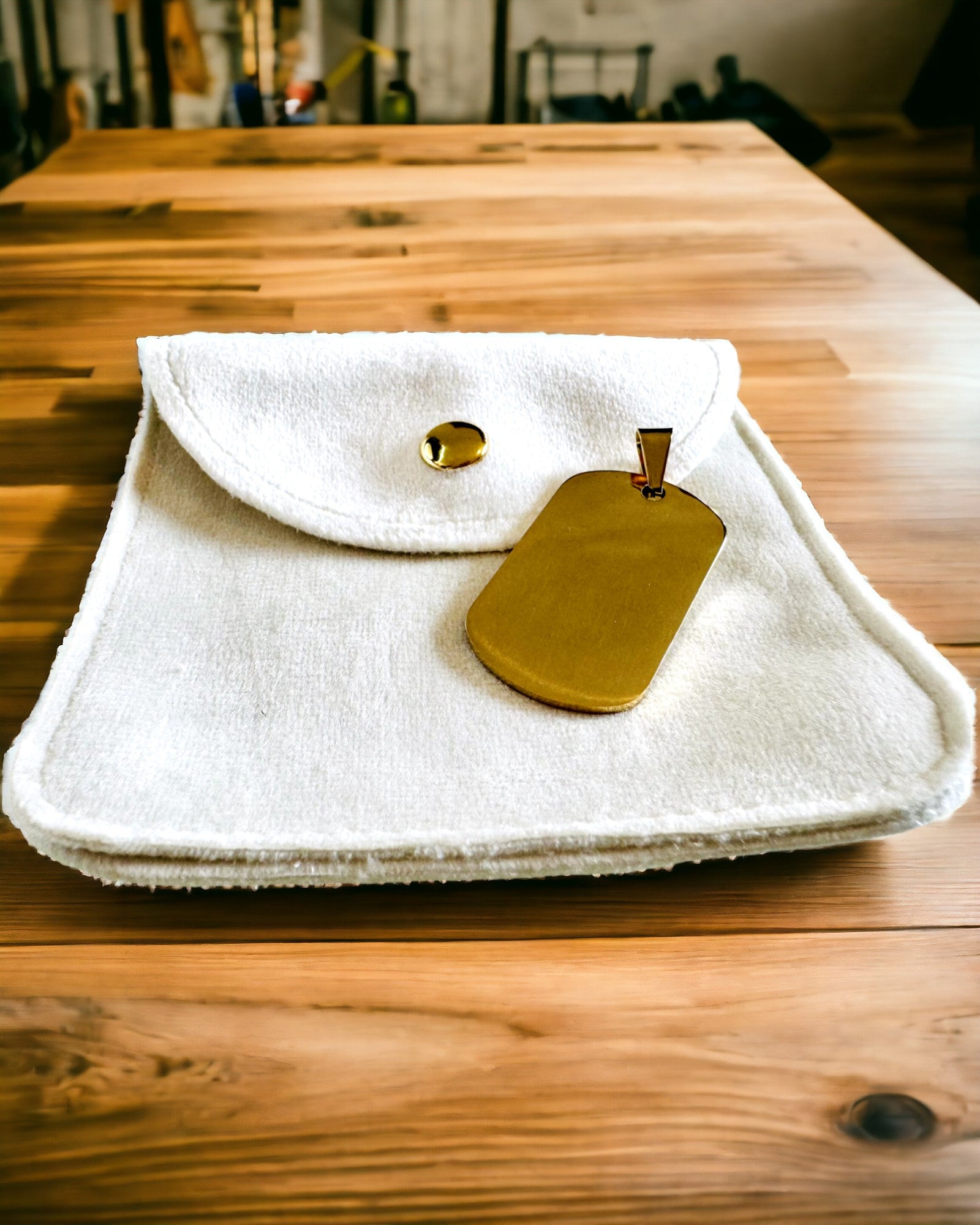 Militært Anheng med Gravering - Retro Stil i Ulike Farger