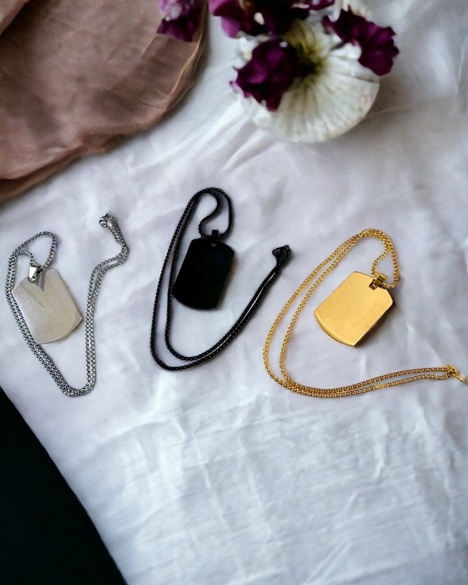 Dog Tag Halskjede "Tre Nyanser av Stil" - ID-brikke - Elegant Anheng i Rustfritt Stål med Gravering Alternativ