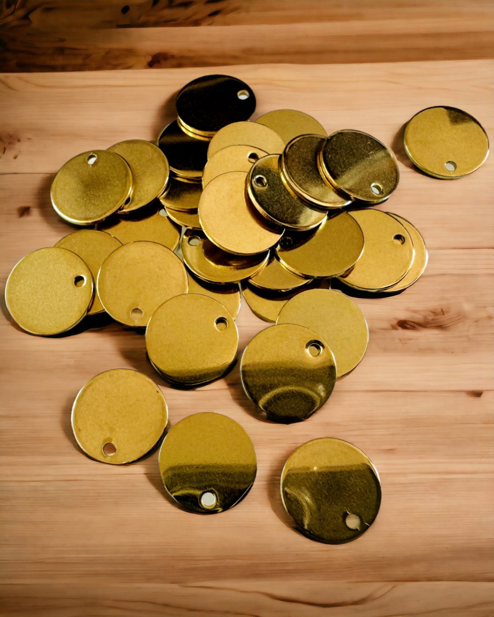 Rundt Anheng i Rustfritt Stål som gave med mulighet for Personalisering, gravering