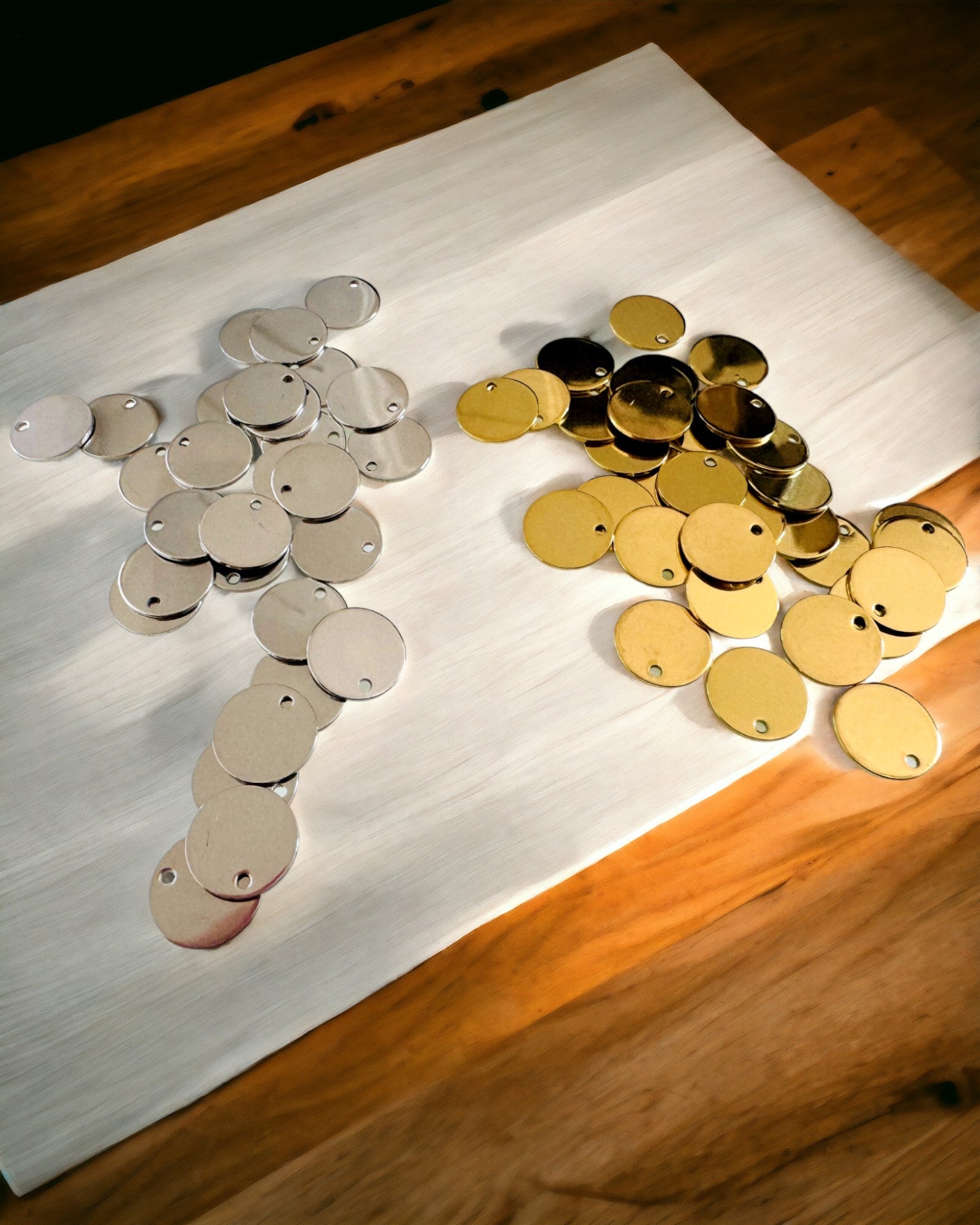 Rundt Anheng i Rustfritt Stål som gave med mulighet for Personalisering, gravering